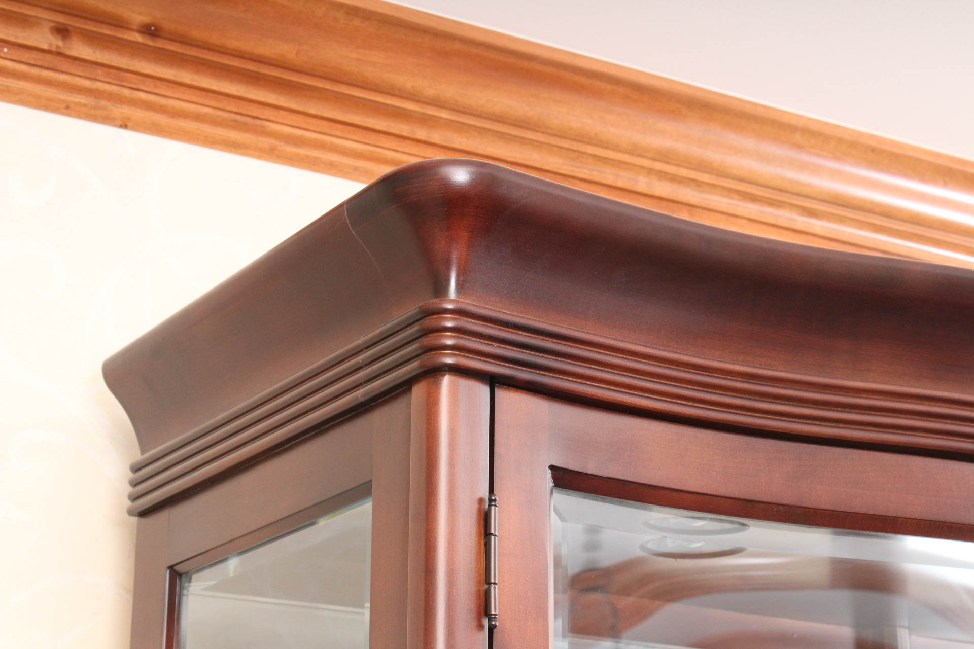 Bernhardt Furniture "Paris" China Cabinet