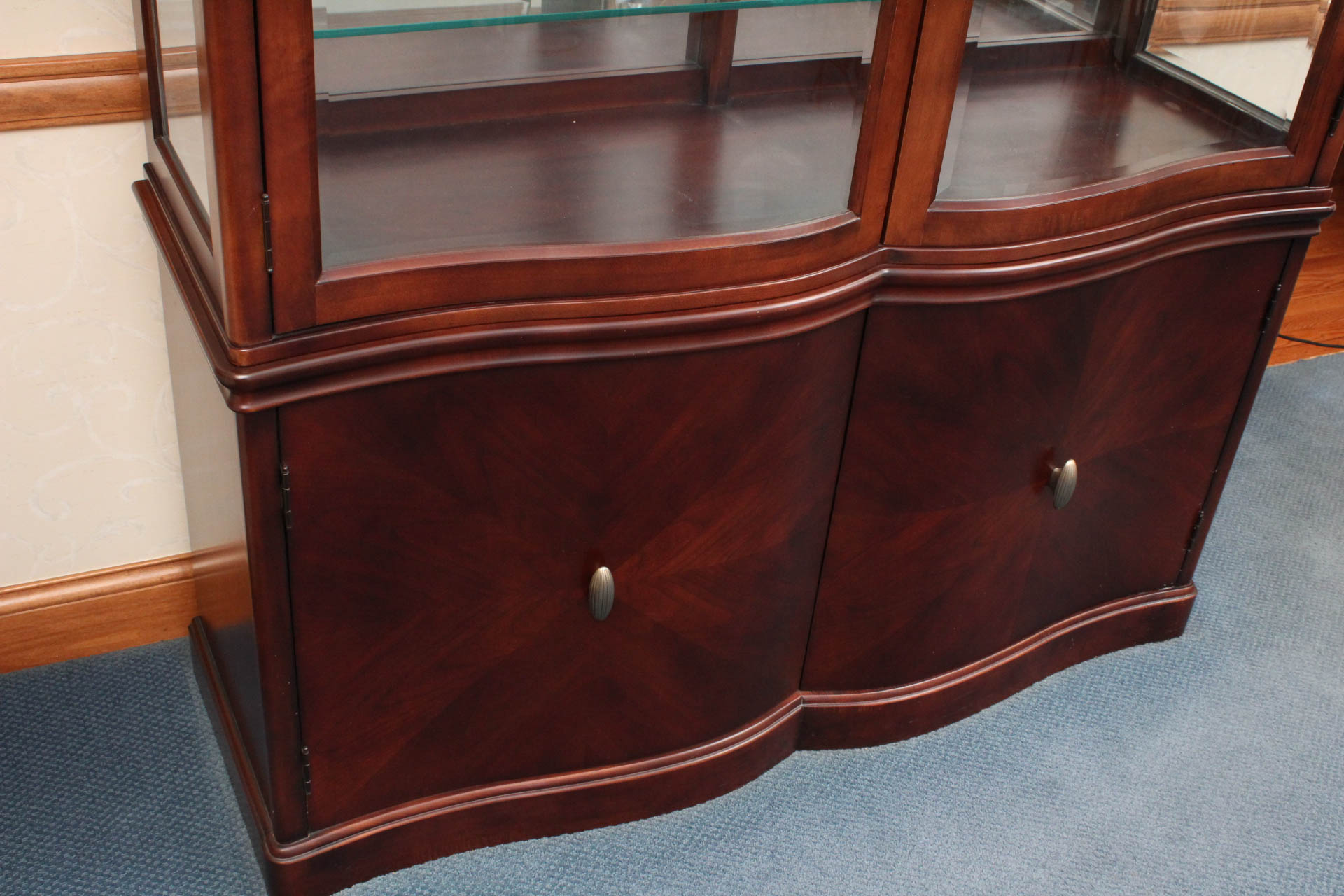 Bernhardt Furniture "Paris" China Cabinet