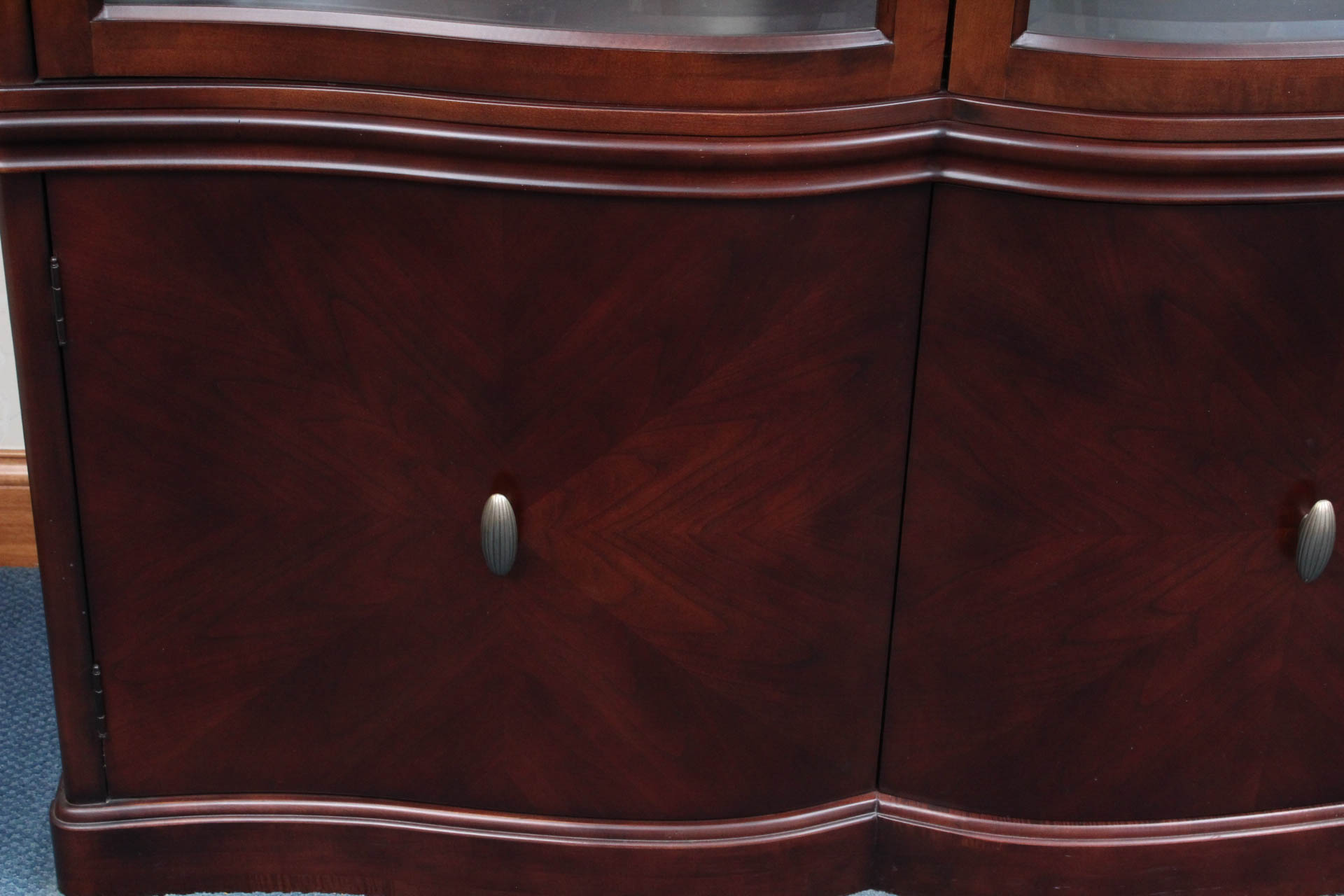 Bernhardt Furniture "Paris" China Cabinet