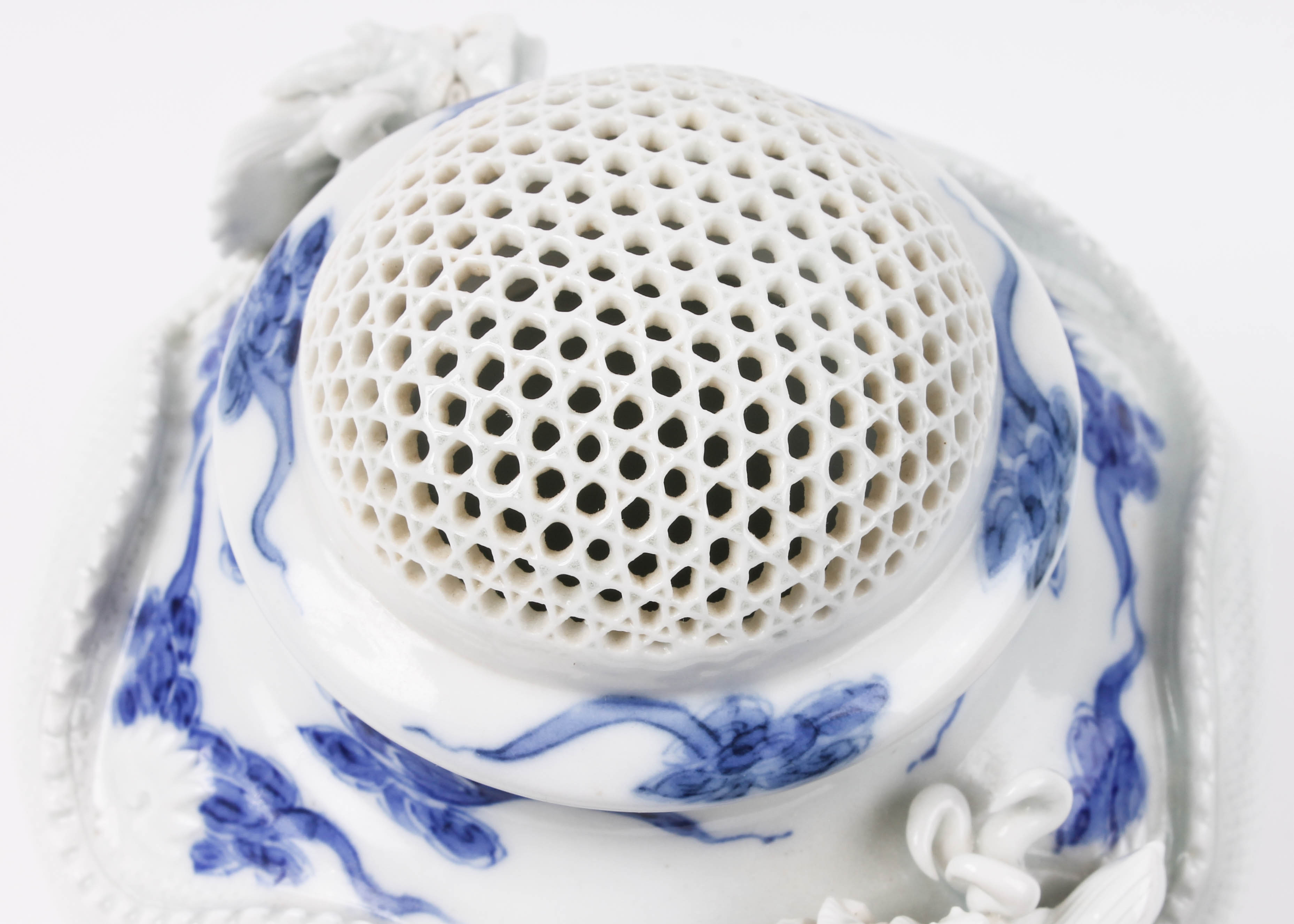 Japanese Mikawachi Ware Porcelain Incense Burner