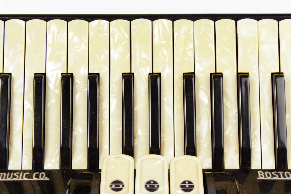 Tosi Music Company Victoria Accordion
