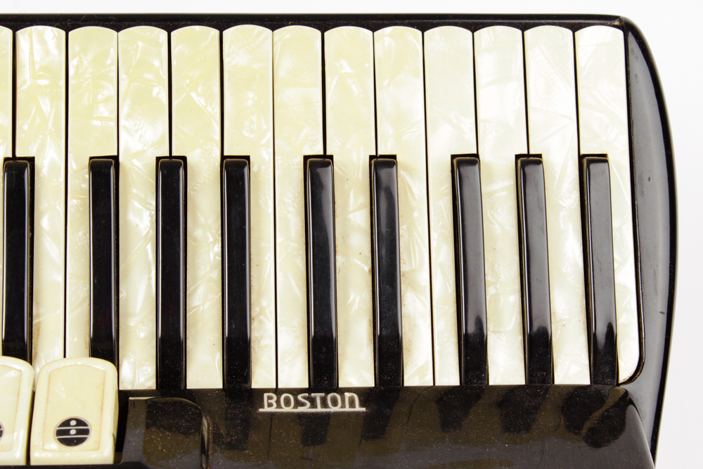 Tosi Music Company Victoria Accordion