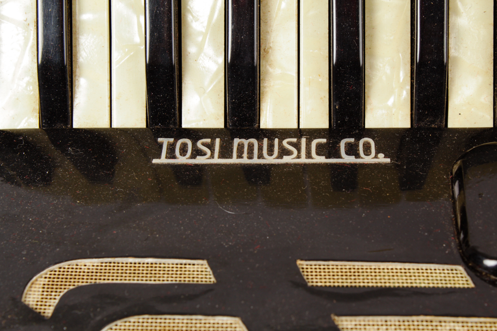 Tosi Music Company Victoria Accordion