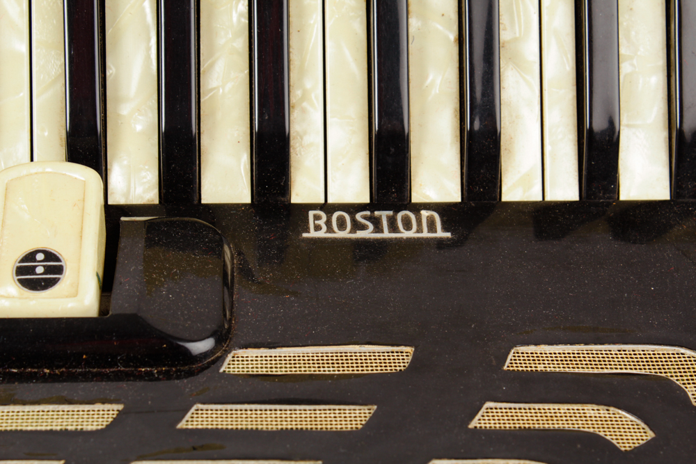 Tosi Music Company Victoria Accordion
