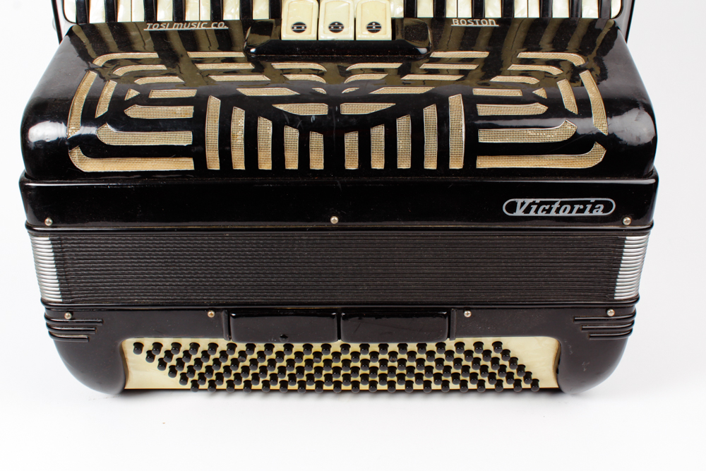 Tosi Music Company Victoria Accordion