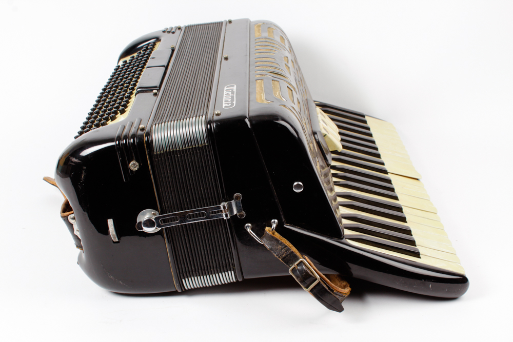 Tosi Music Company Victoria Accordion