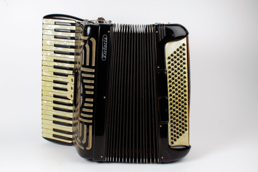 Tosi Music Company Victoria Accordion