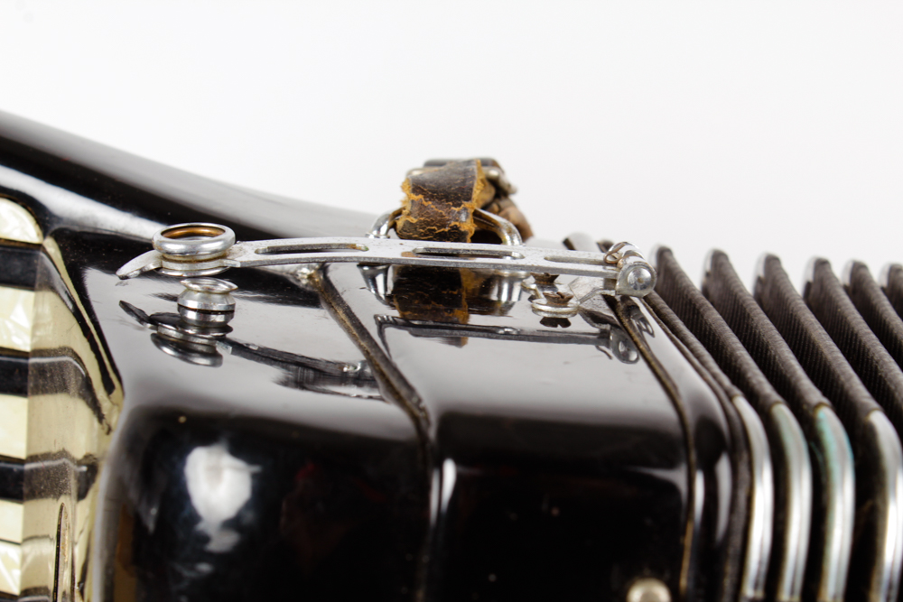 Tosi Music Company Victoria Accordion