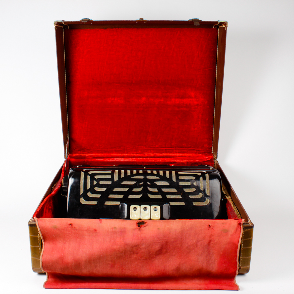 Tosi Music Company Victoria Accordion