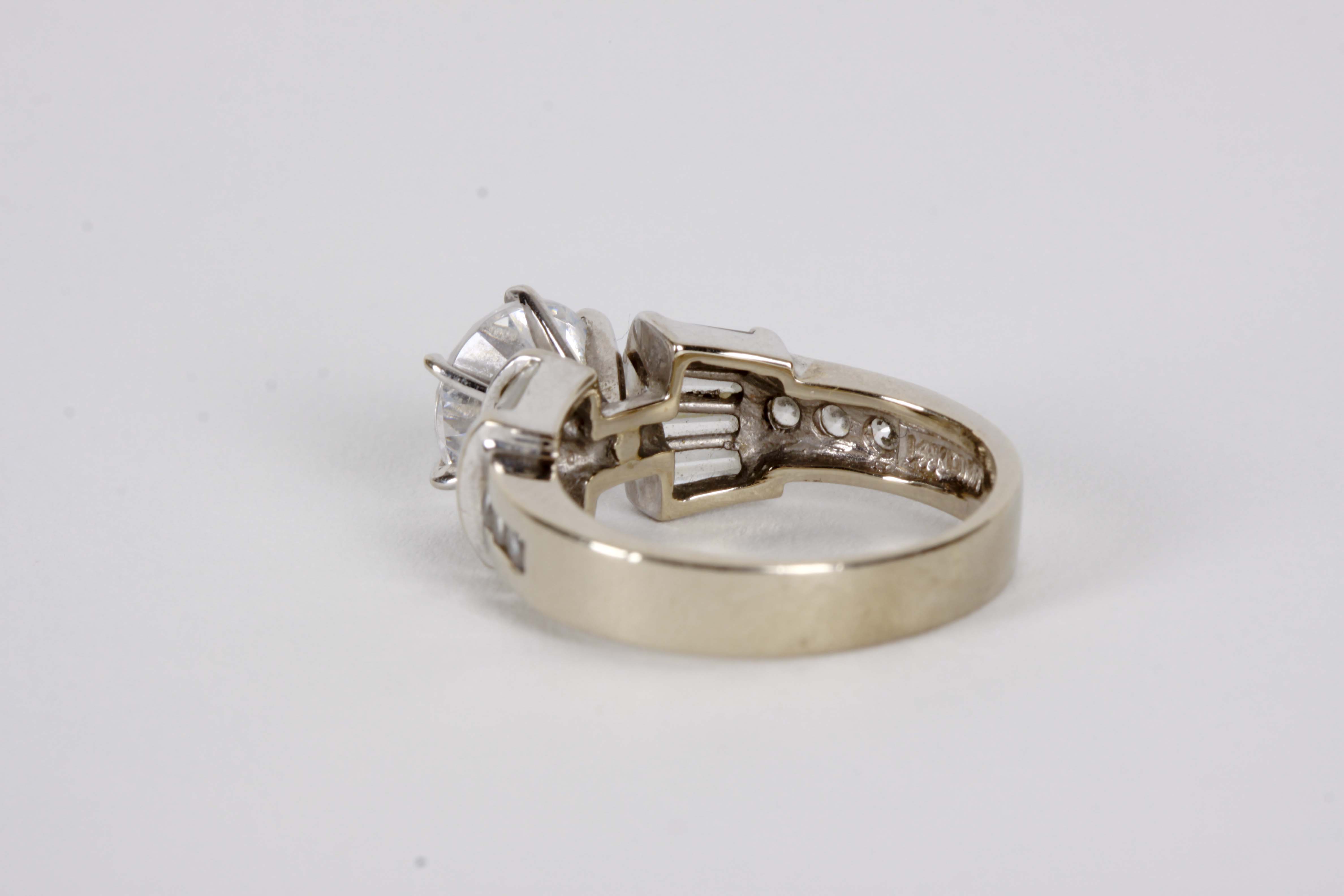 14K White Gold Ring