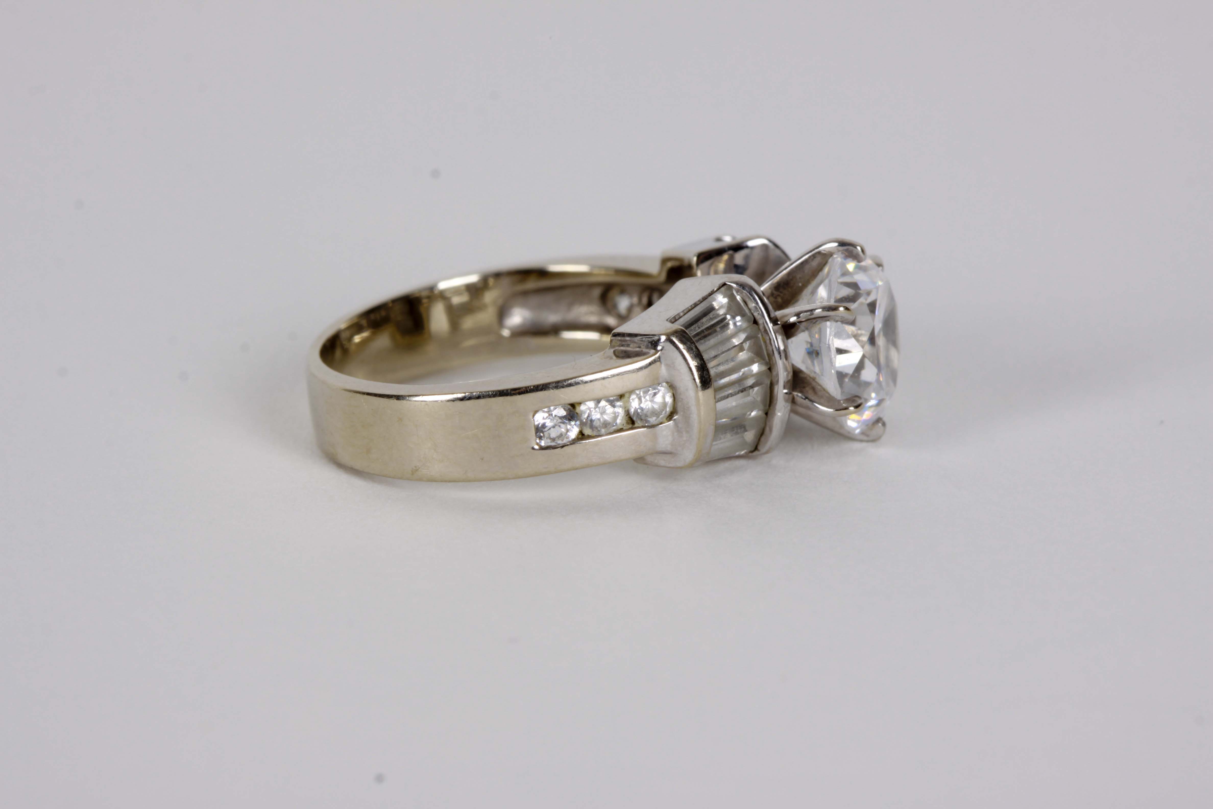 14K White Gold Ring
