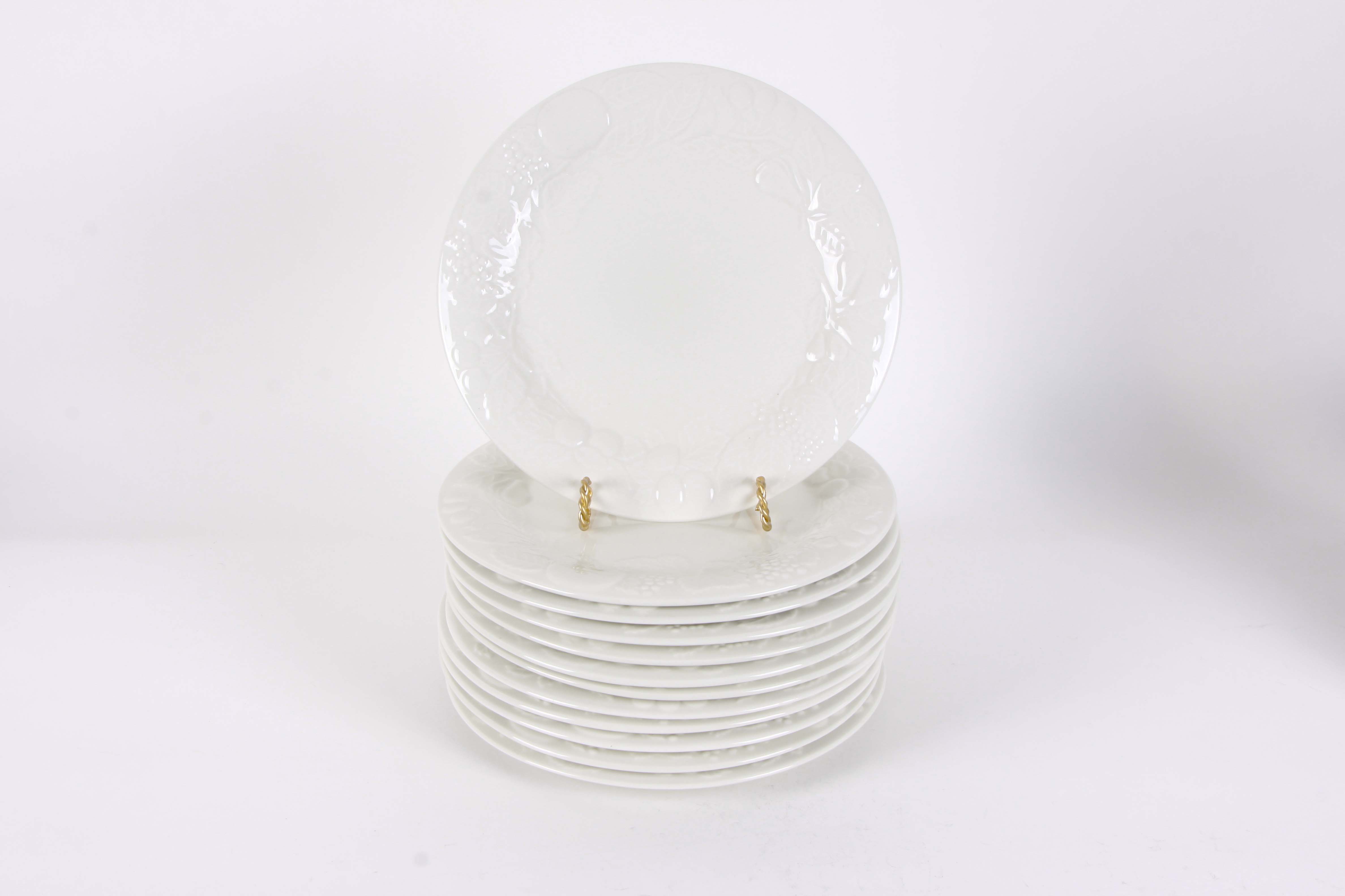 Housewares International Inc. Dinnerware