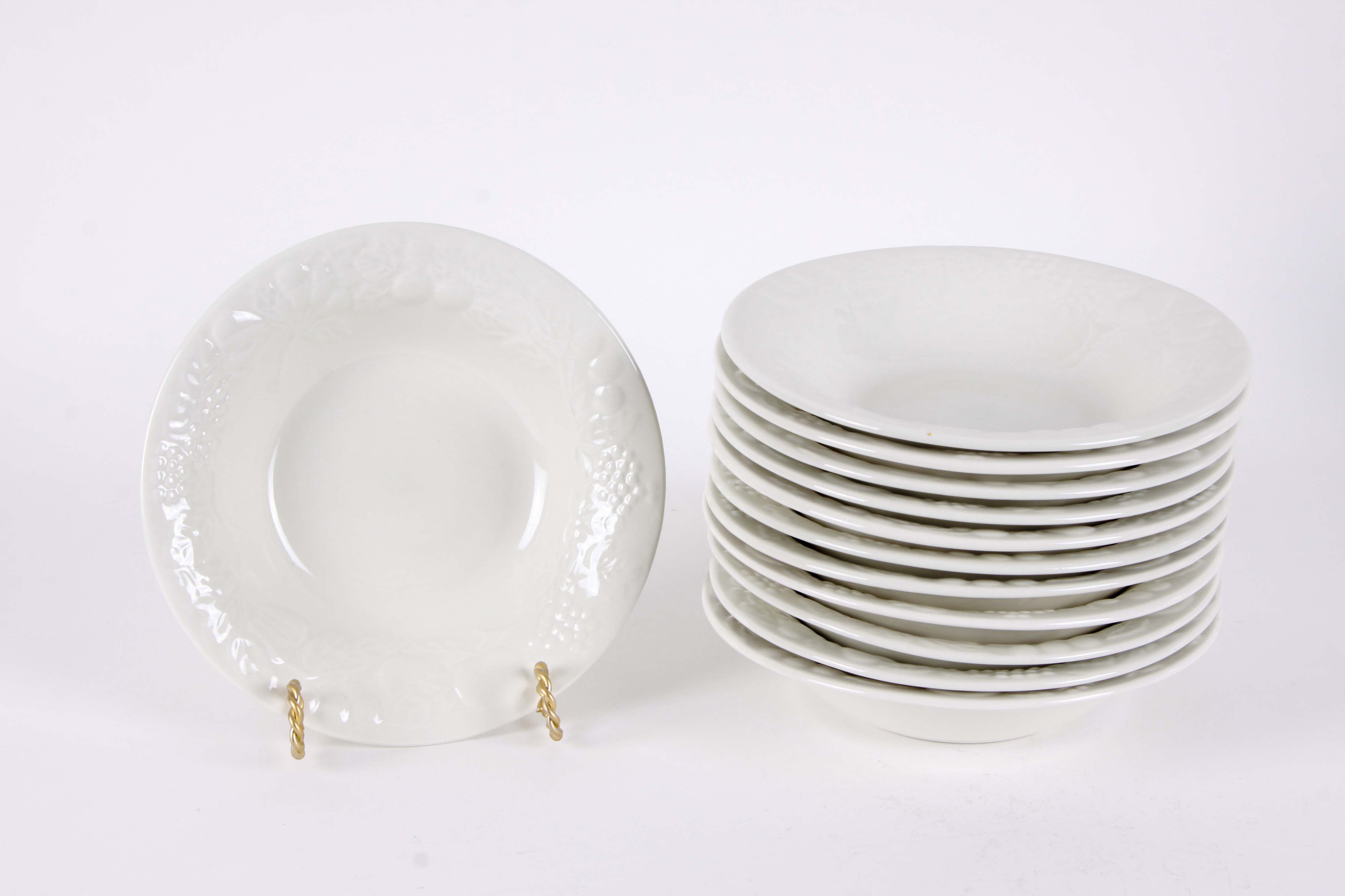 Housewares International Inc. Dinnerware