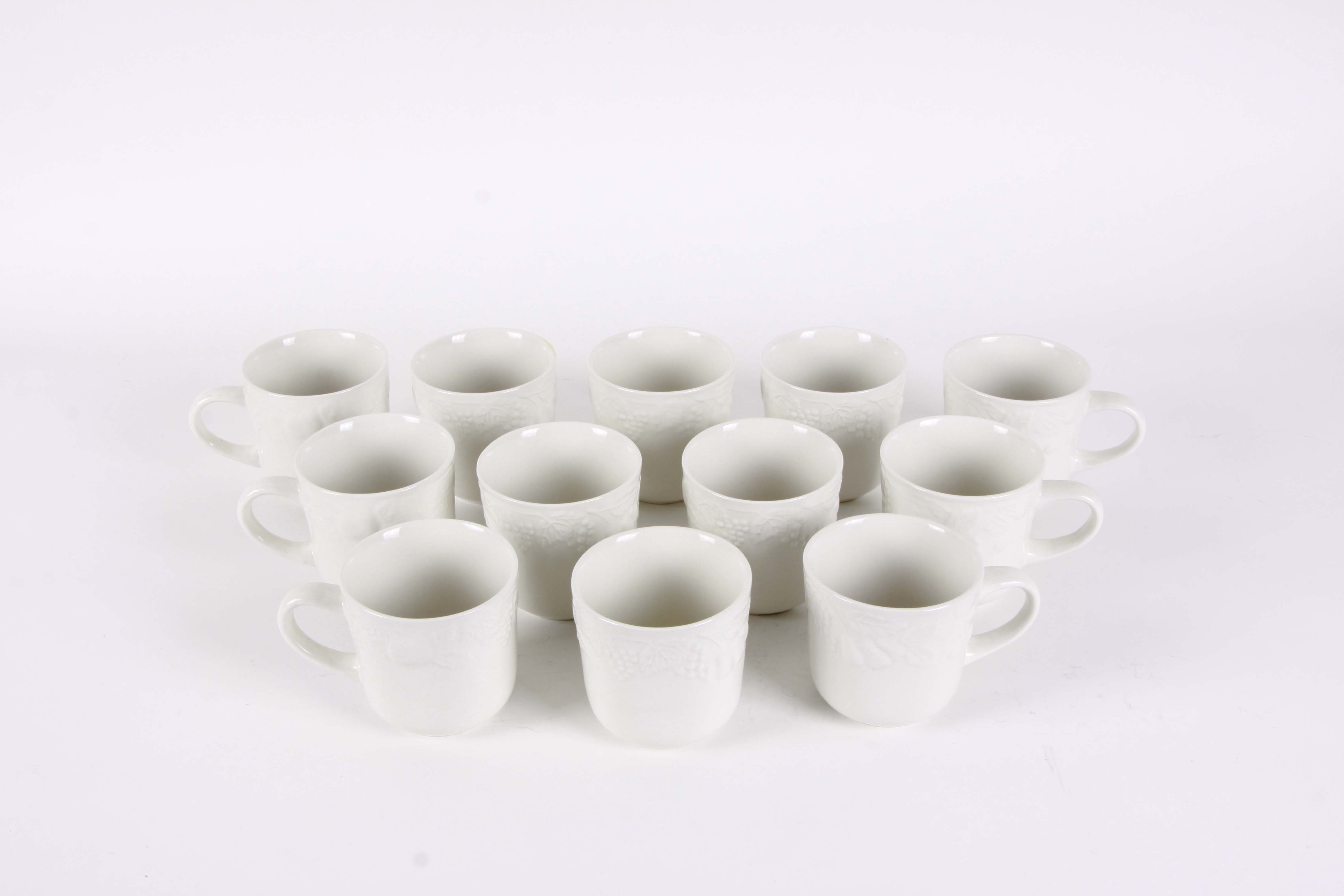 Housewares International Inc. Dinnerware