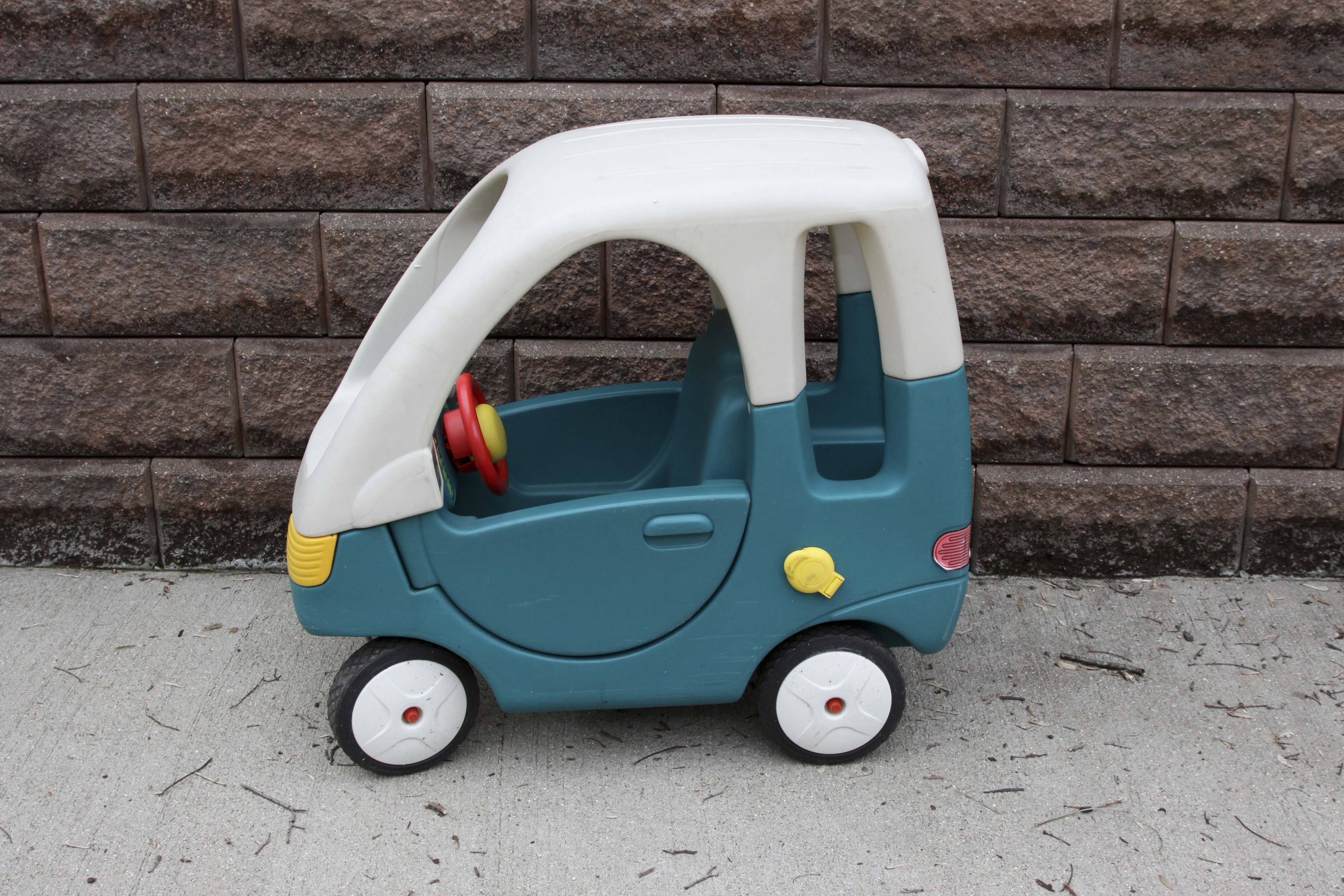 Radio Flyer Wagon and Step2 Child's Play Car