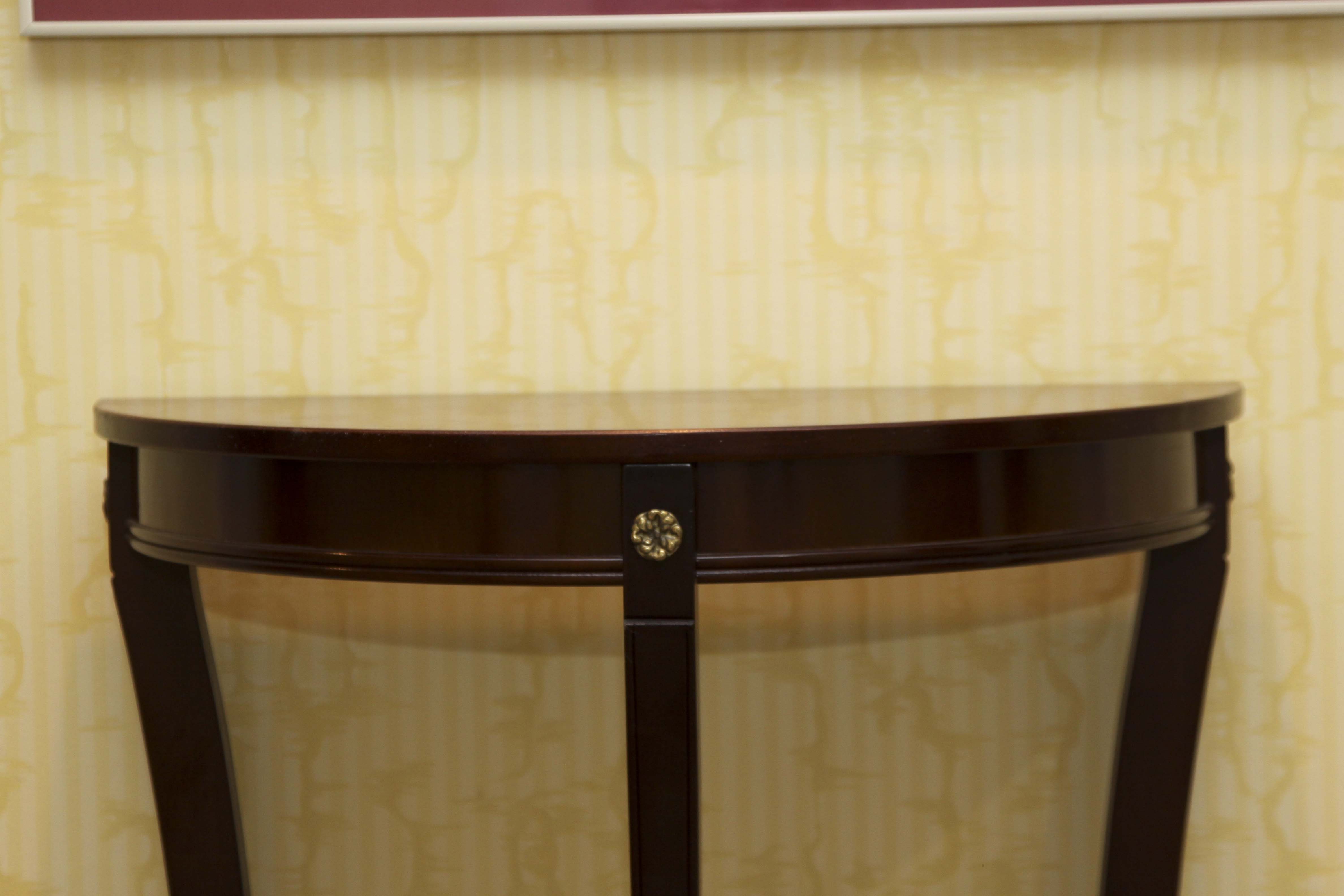 Demilune Table and Bird Cage Design Lamp