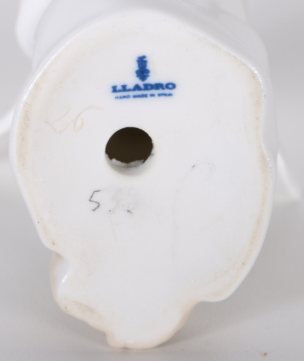 Lladró "Angel Praying" Porcelain Figurine