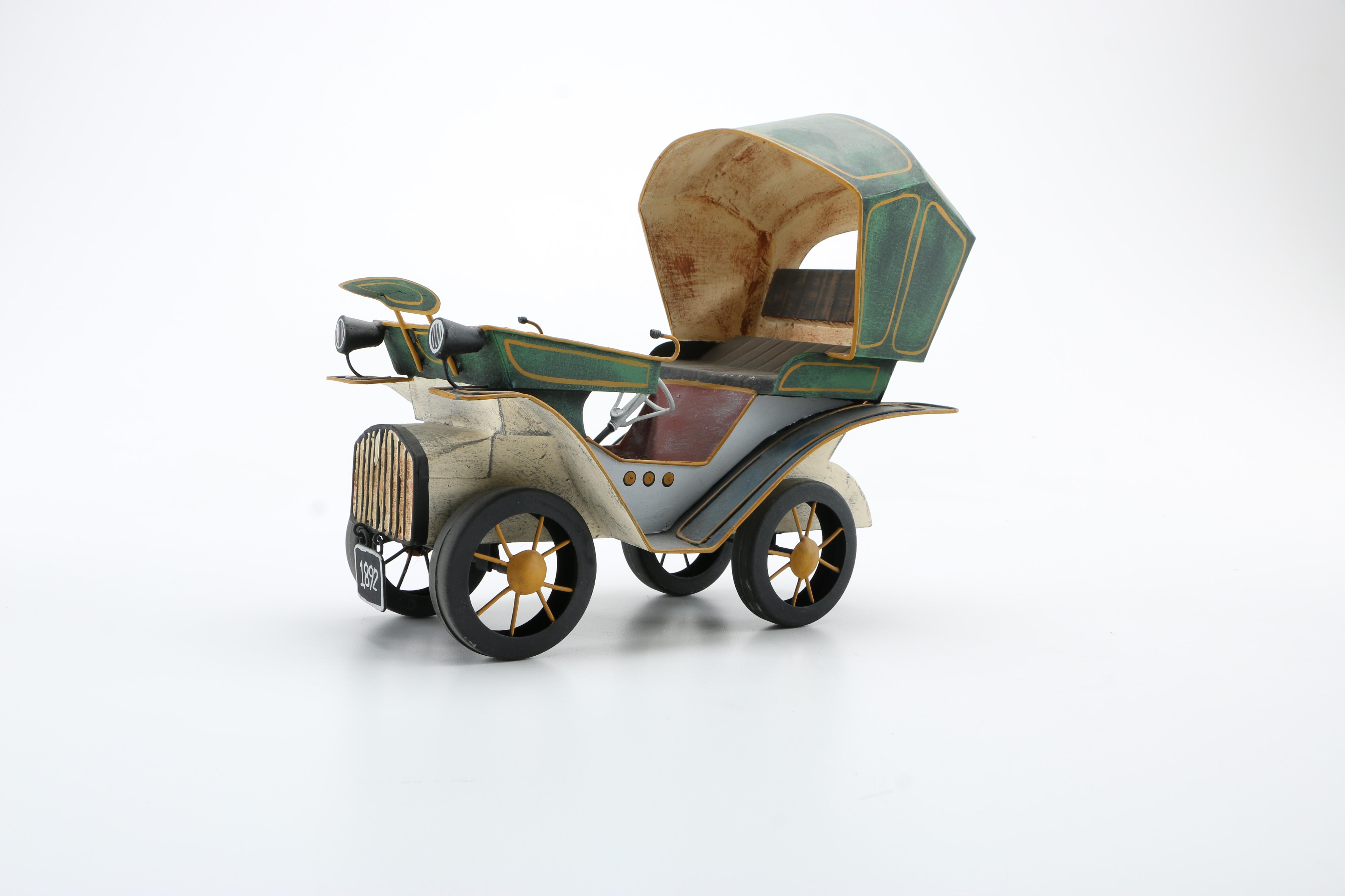 Popular Imports Figurines