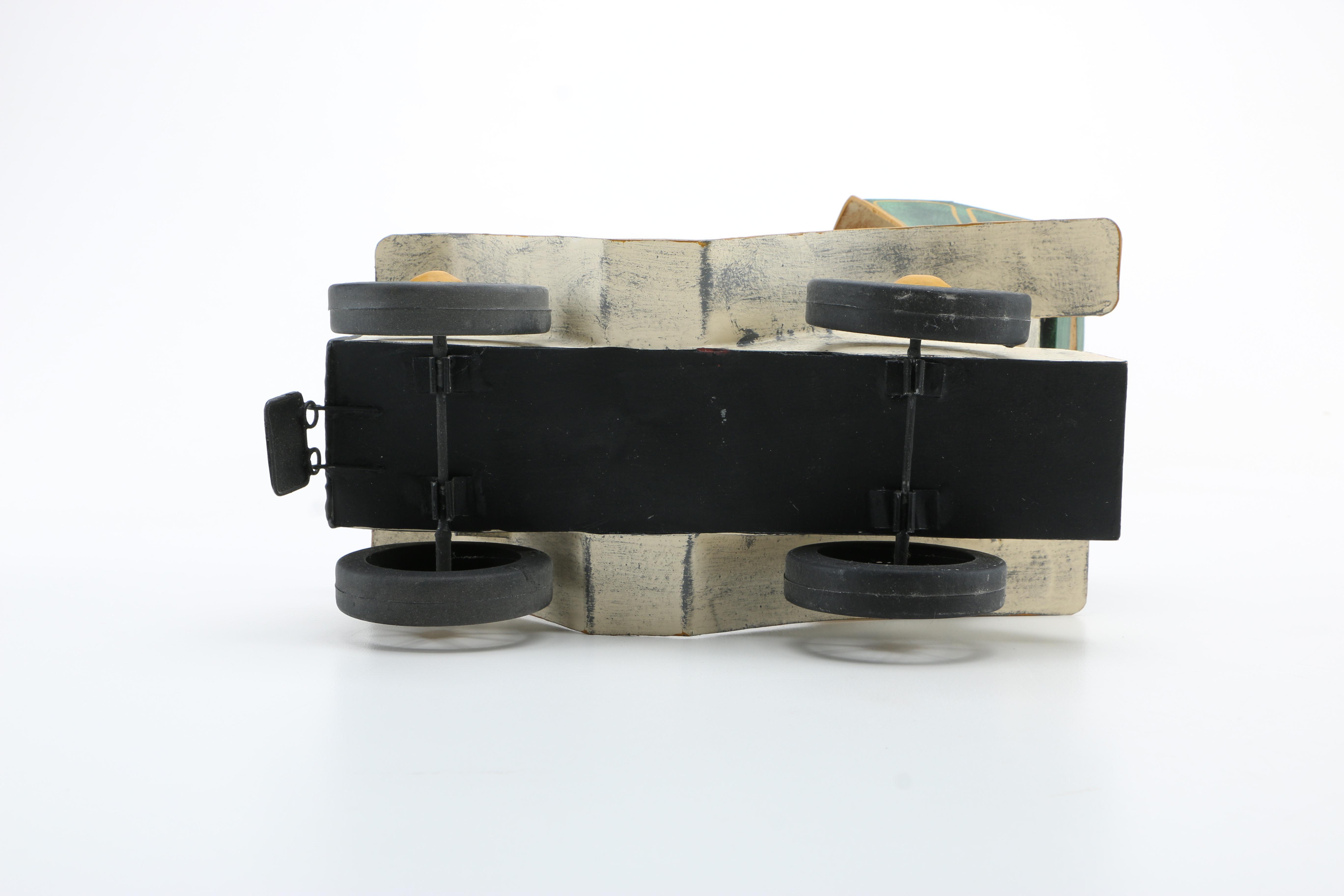 Popular Imports Figurines