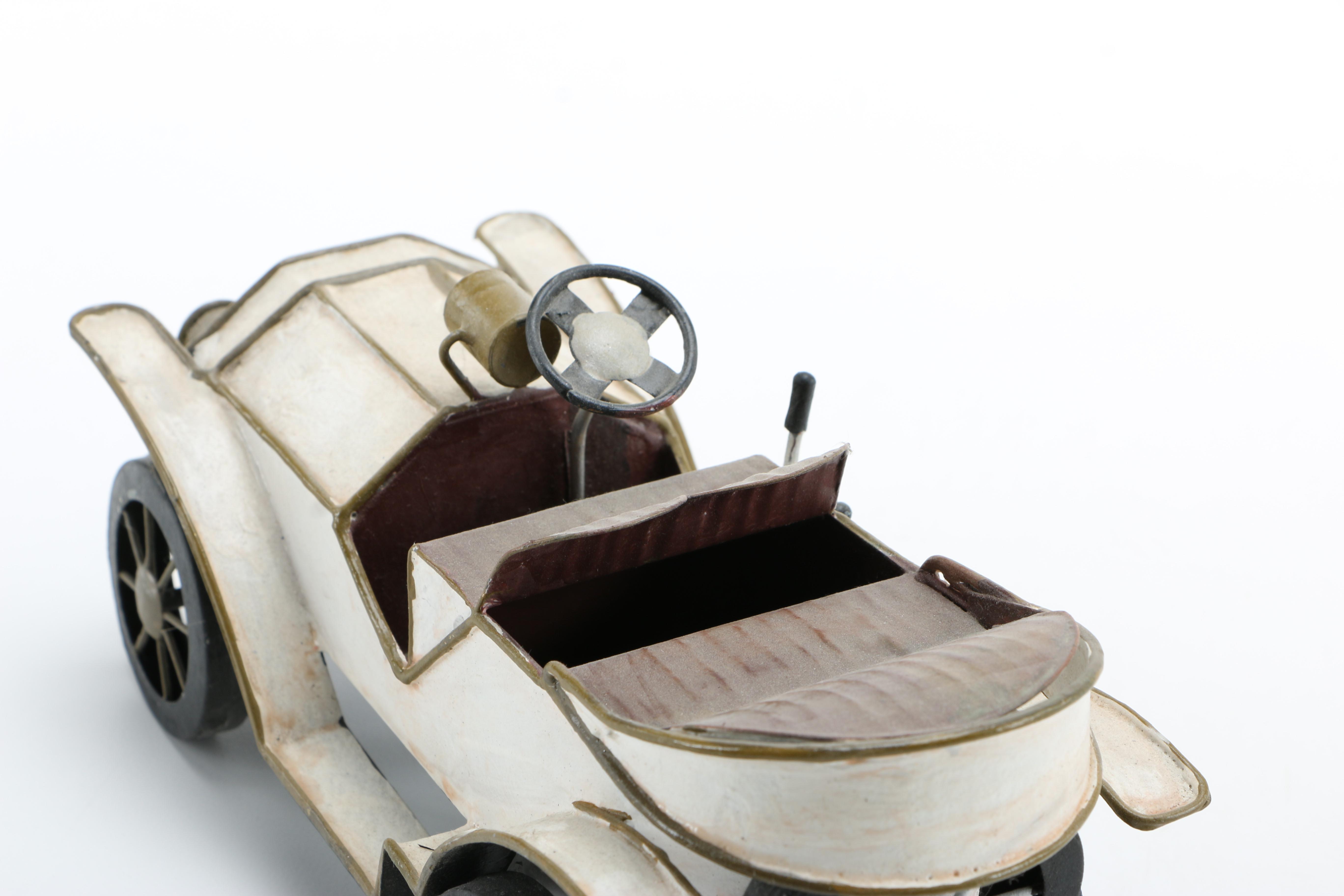 Popular Imports Figurines