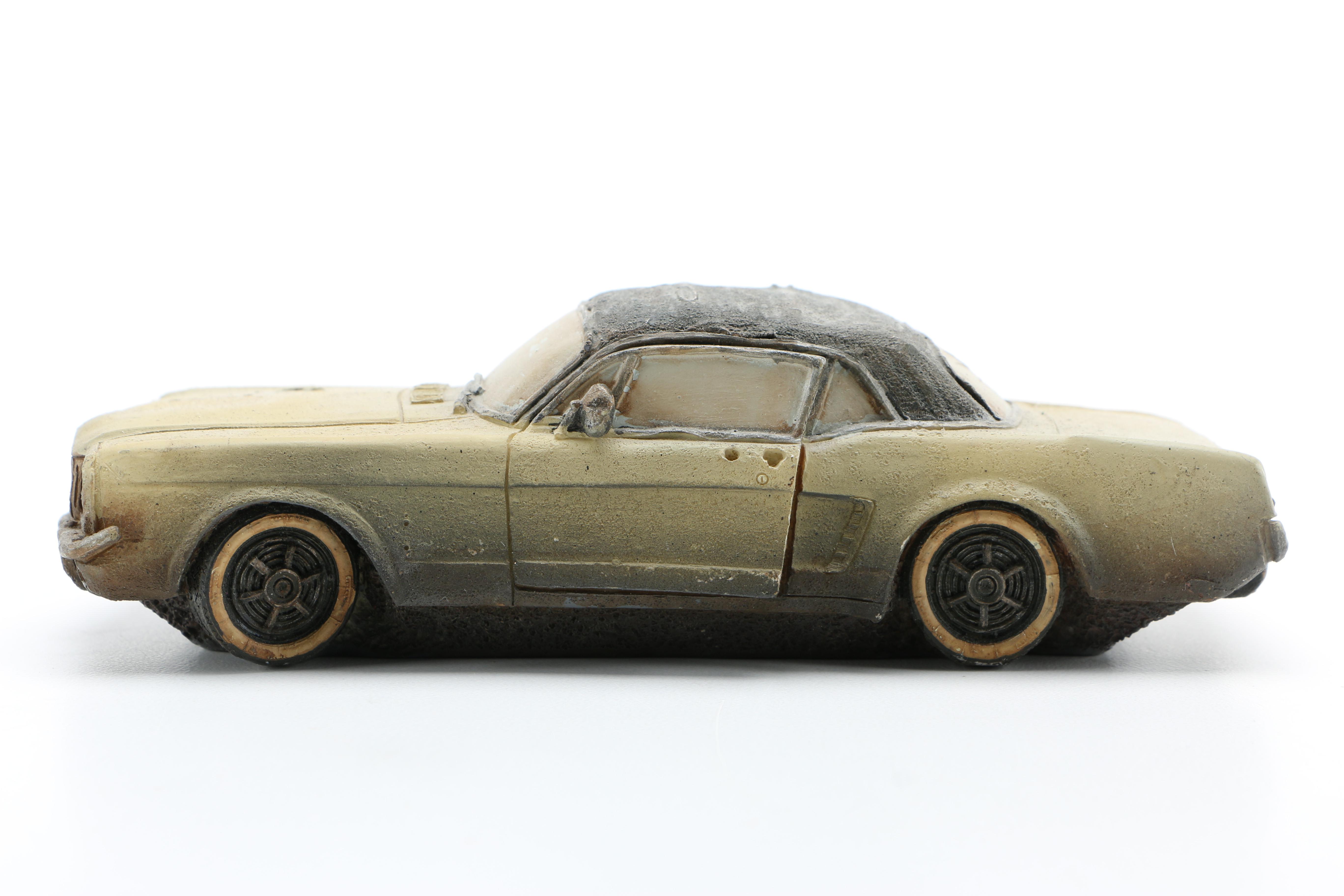 Popular Imports Figurines