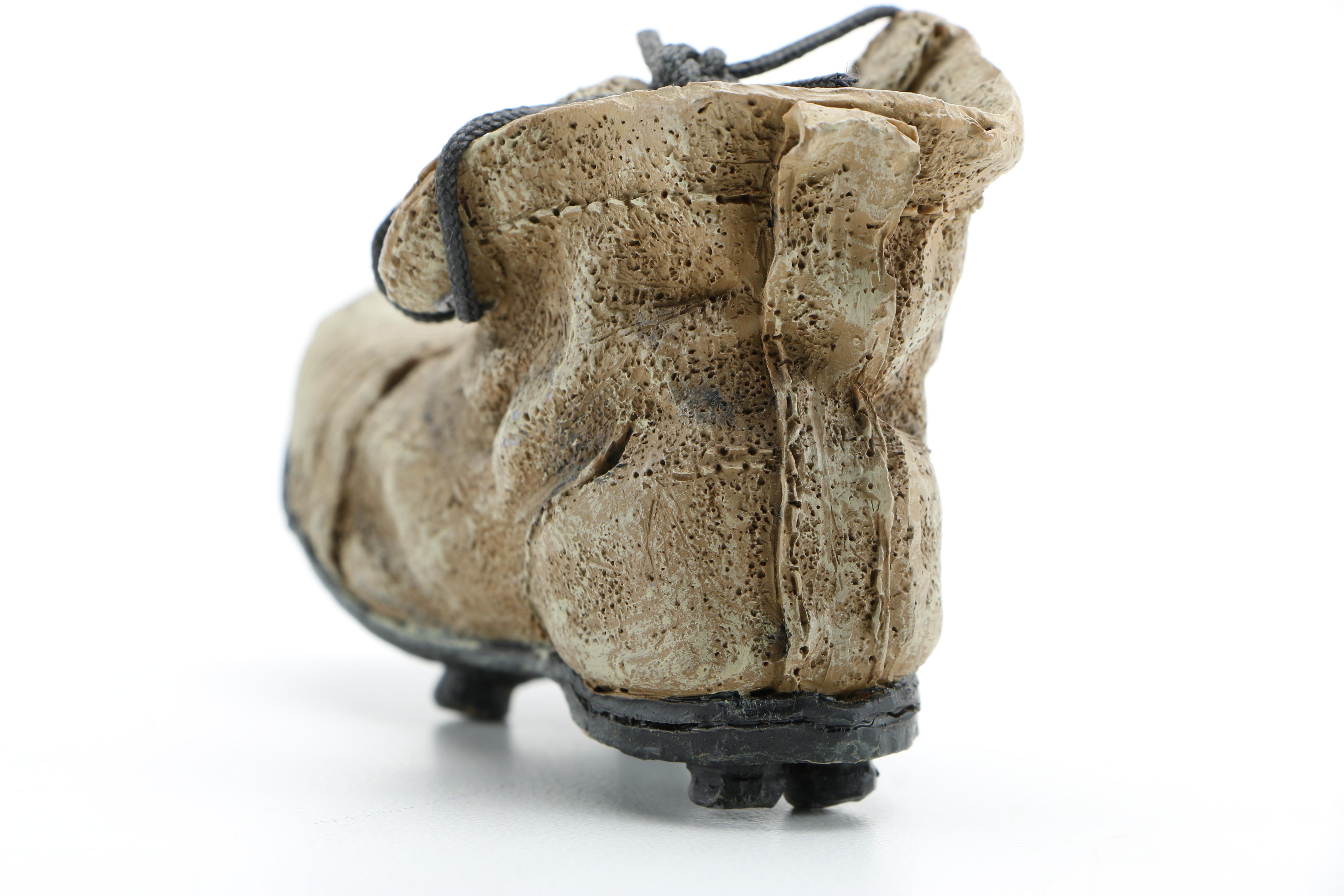 Popular Imports Figurines