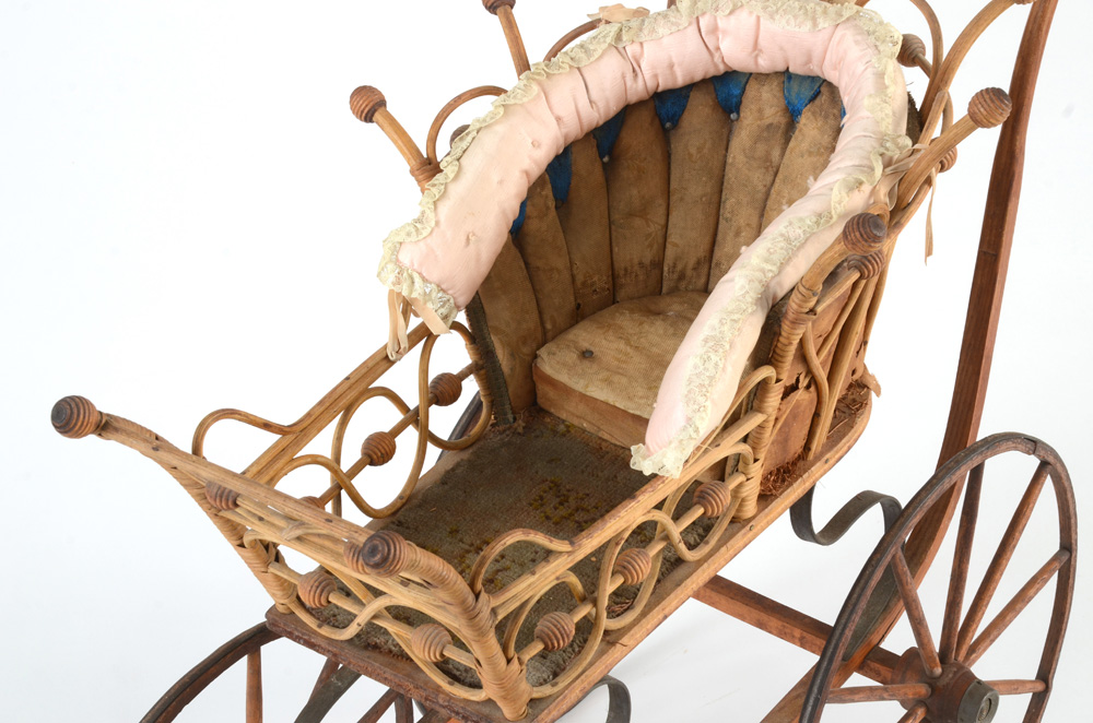 Victorian Wicker Baby Stoller