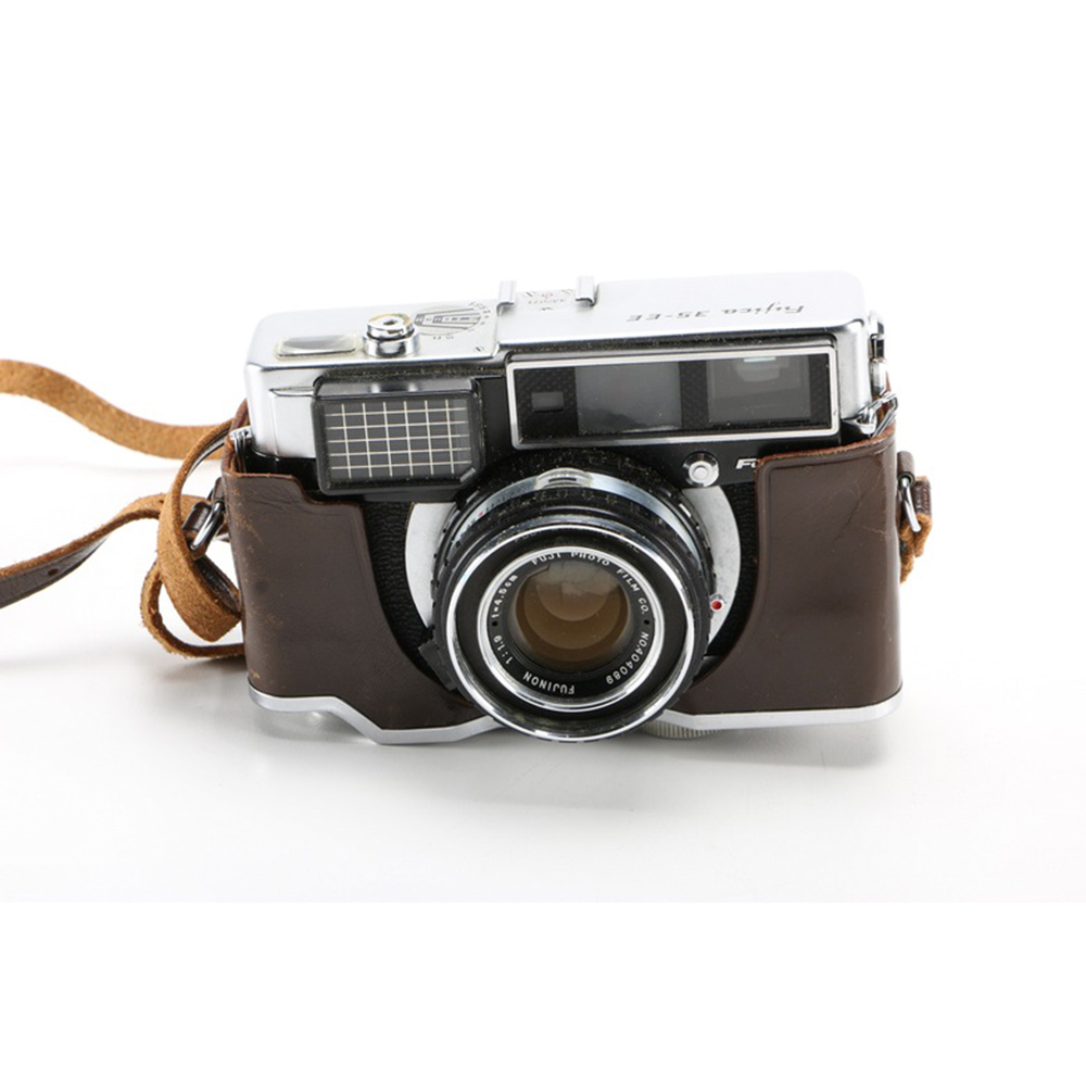 Circa 1960s Fujica 35-EE 35mm Camera