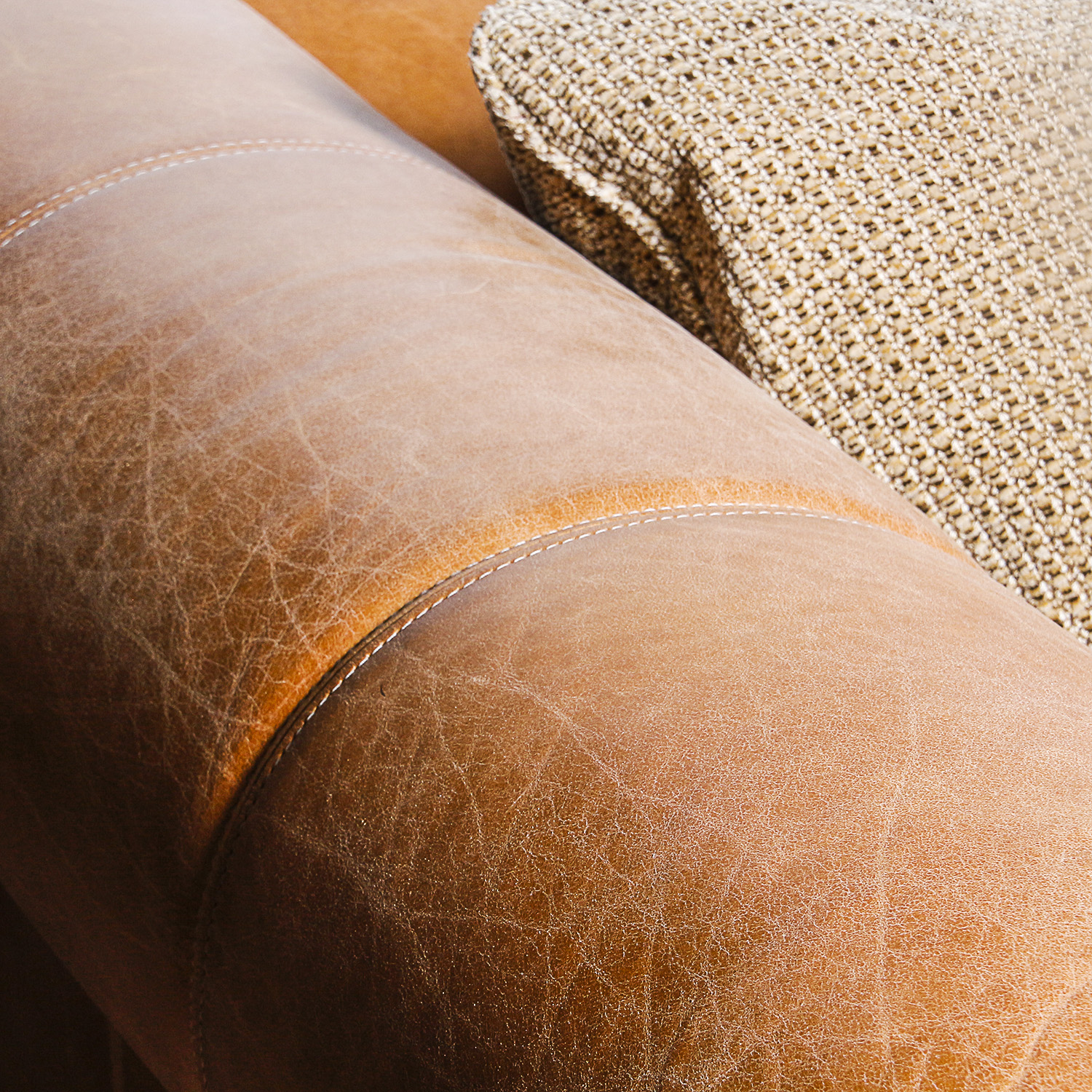 Darren Henault Leather Sofa With Upholstered Cushion And Throw Pillows