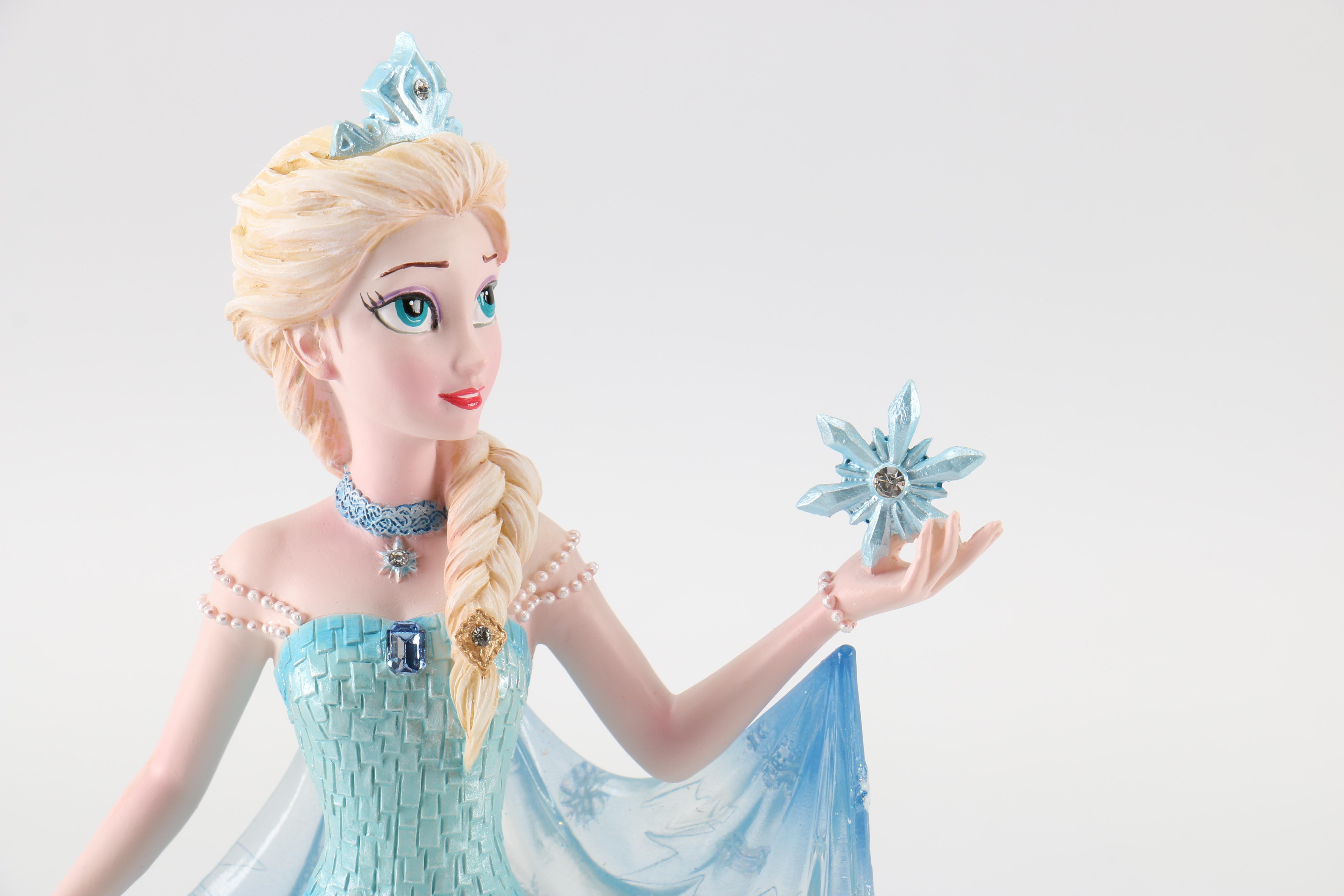 Anna and Elsa Figurines From "Frozen"