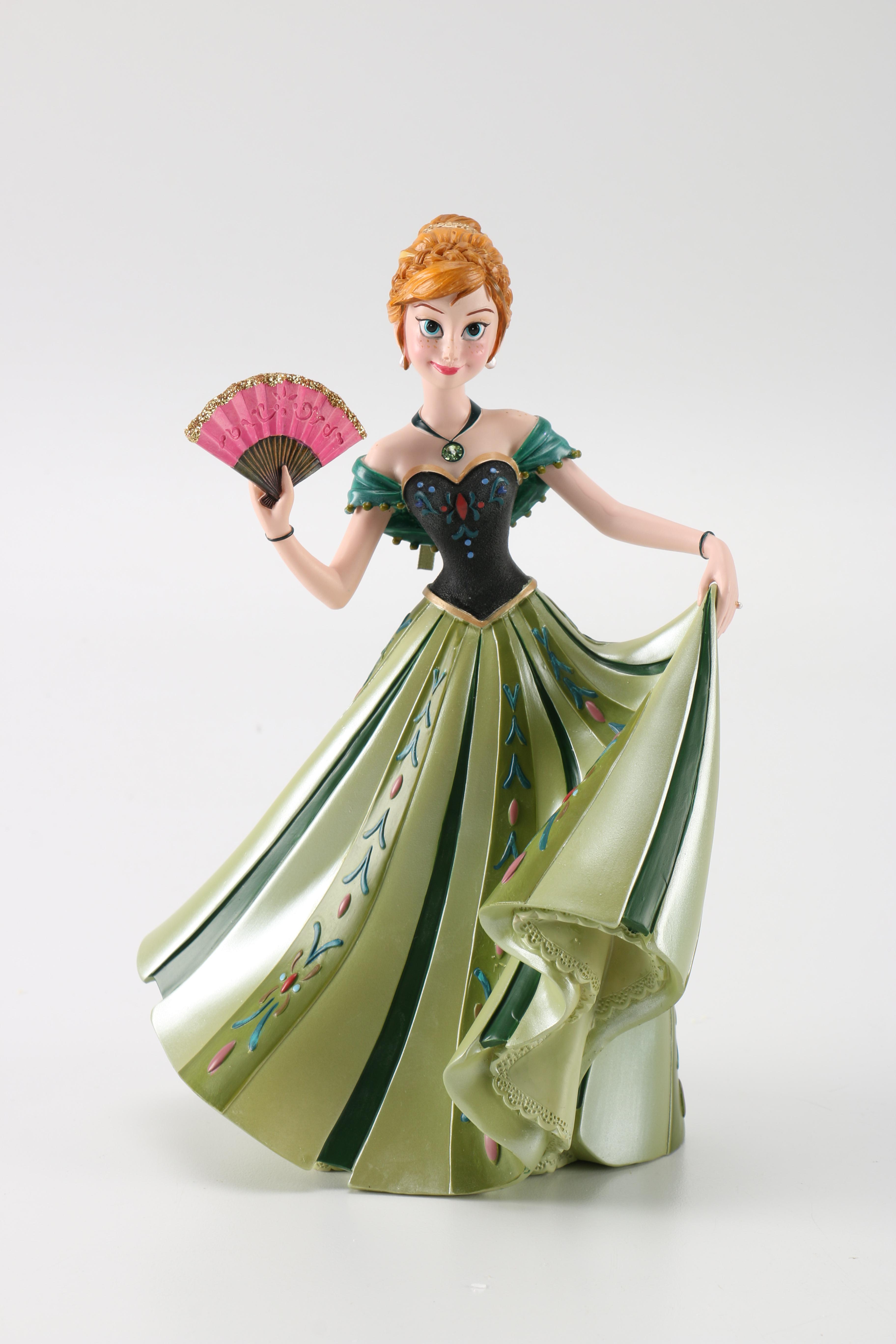 Anna and Elsa Figurines From "Frozen"