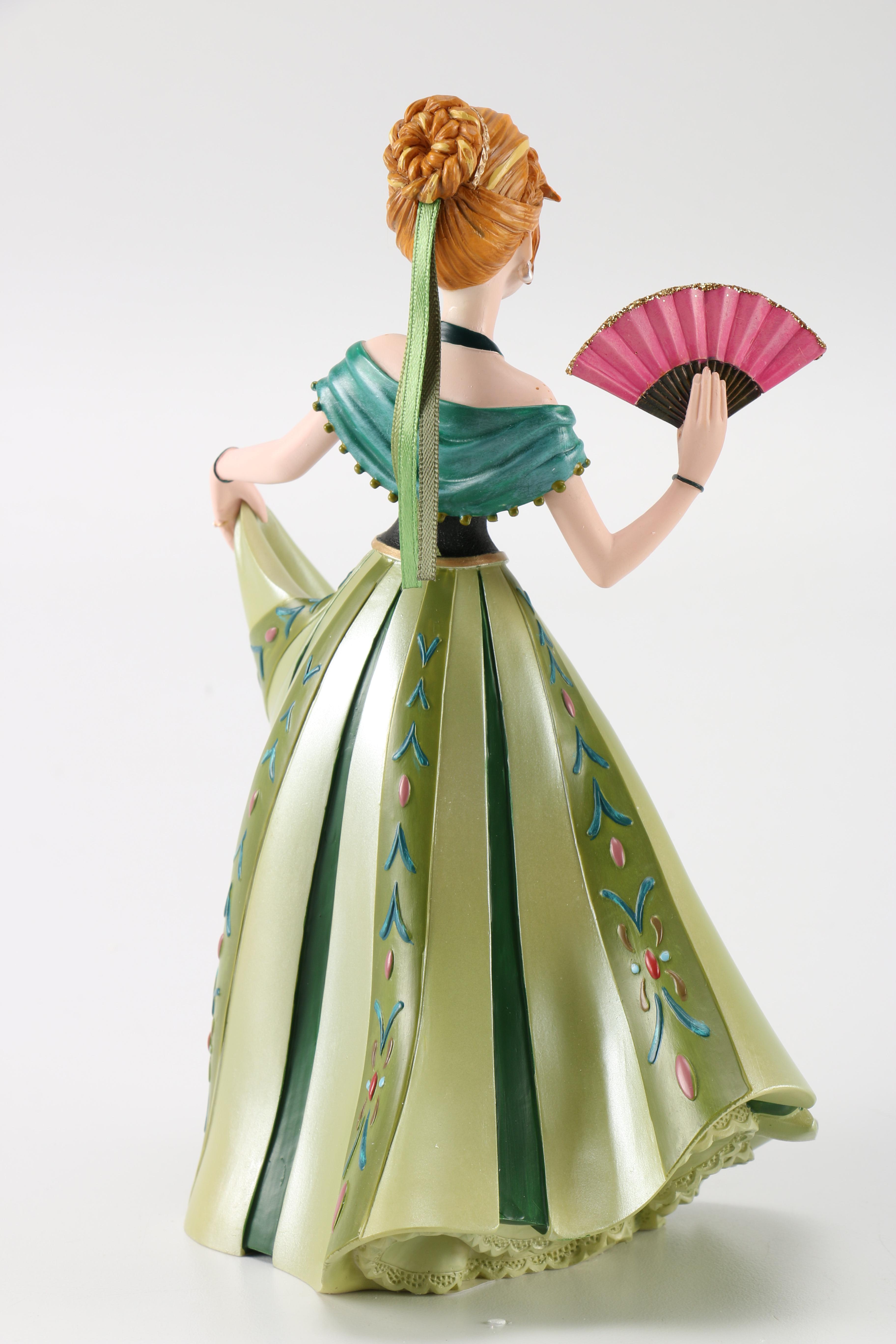 Anna and Elsa Figurines From "Frozen"