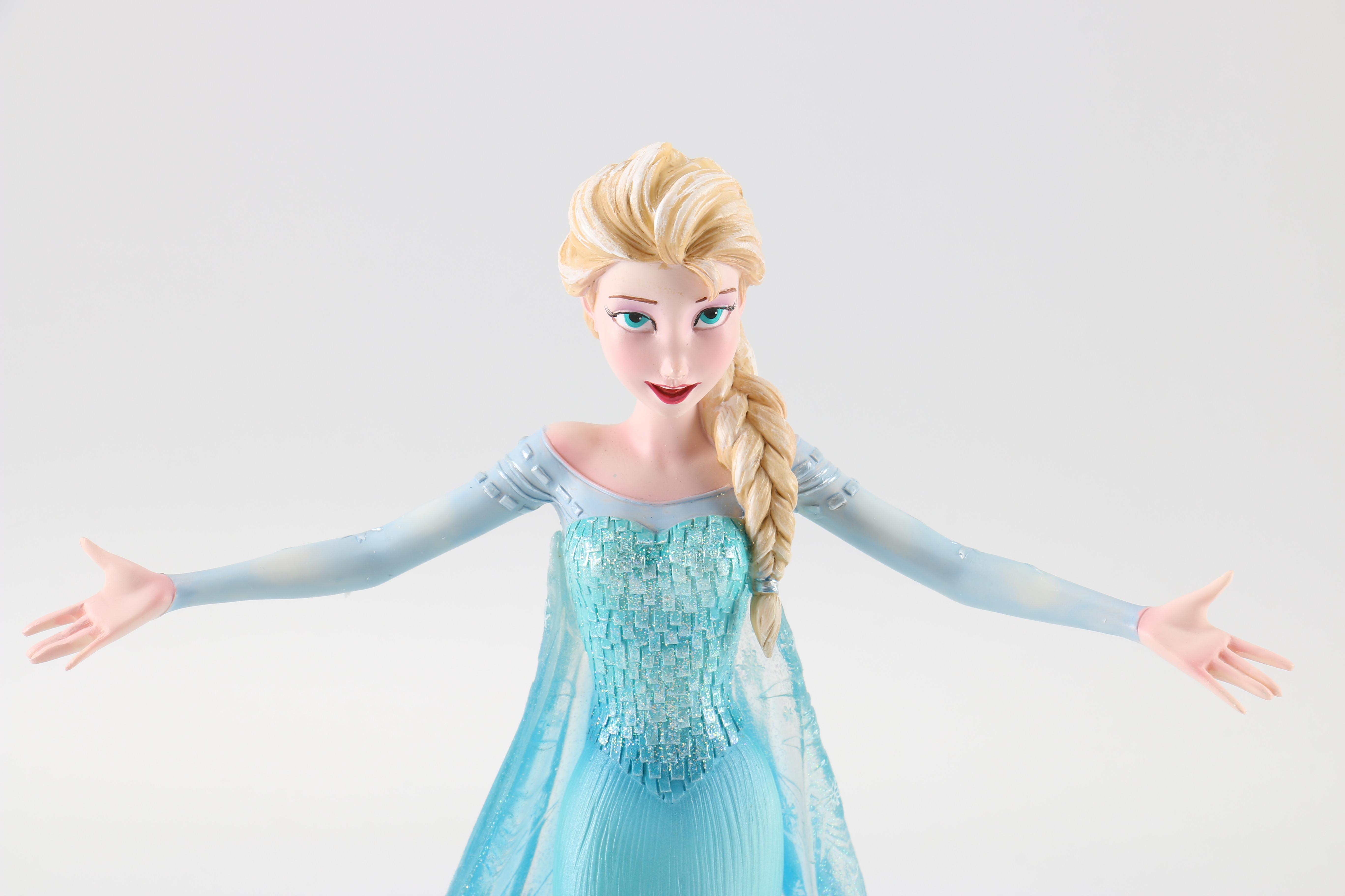 Anna and Elsa Figurines From "Frozen"
