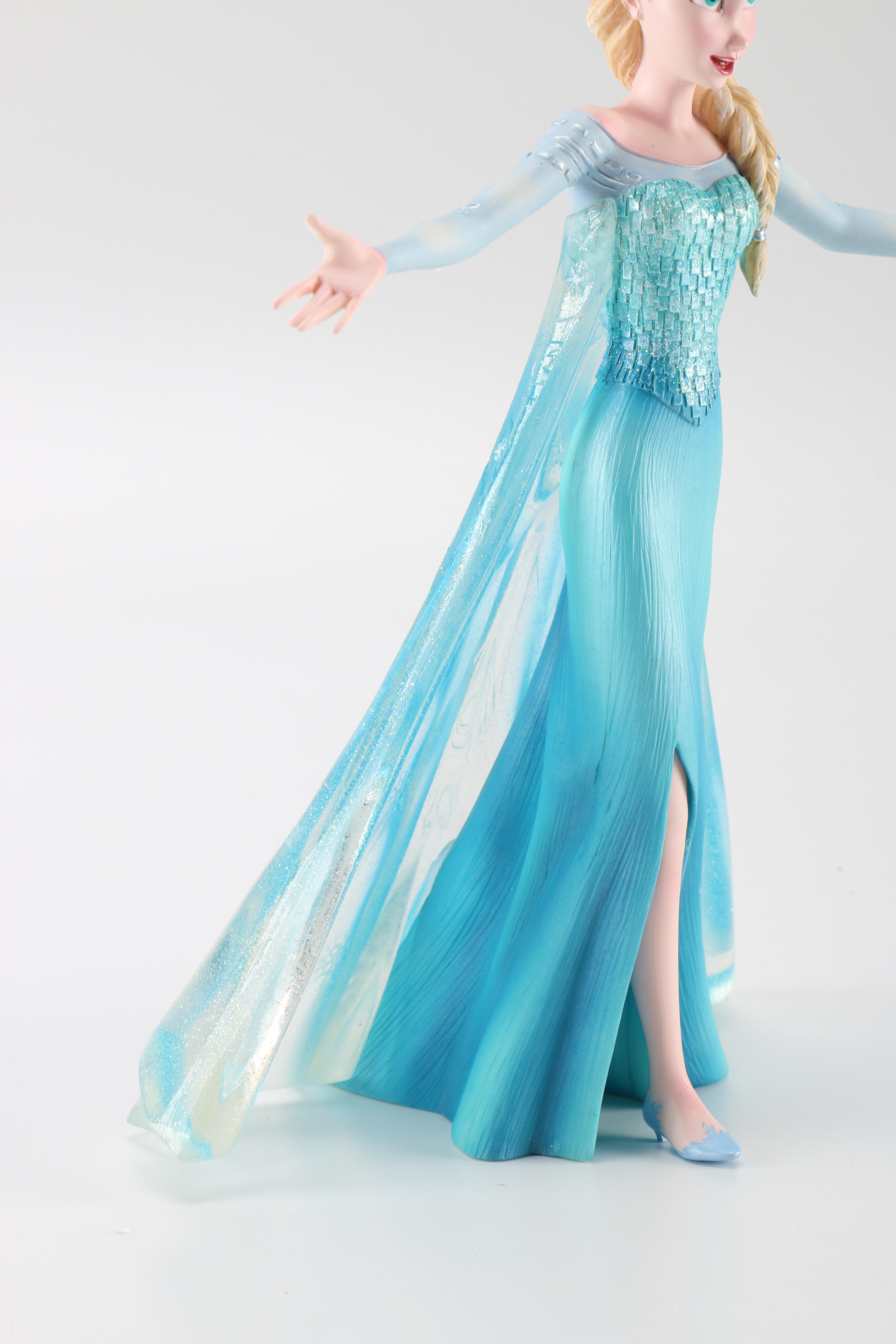 Anna and Elsa Figurines From "Frozen"