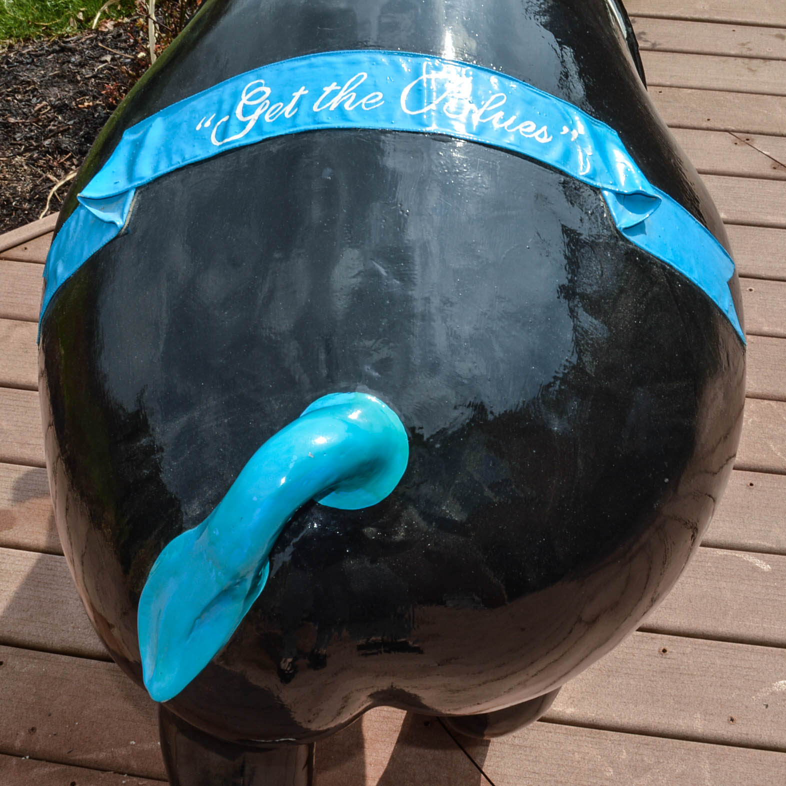 Cincinnati's "Big Pig Gig" Pig Sculpture "Get The Blues" Pig