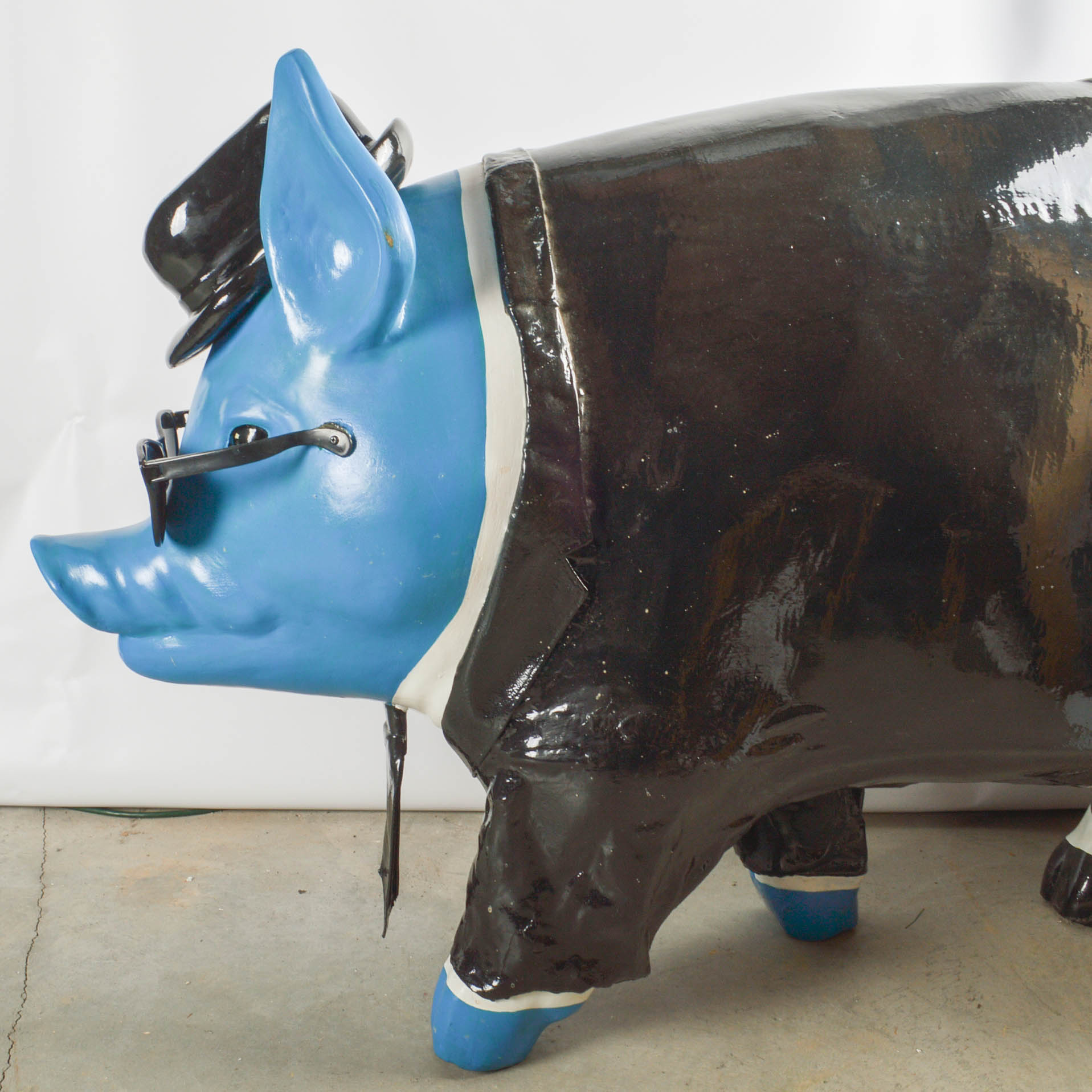 Cincinnati's "Big Pig Gig" Pig Sculpture "Get The Blues" Pig