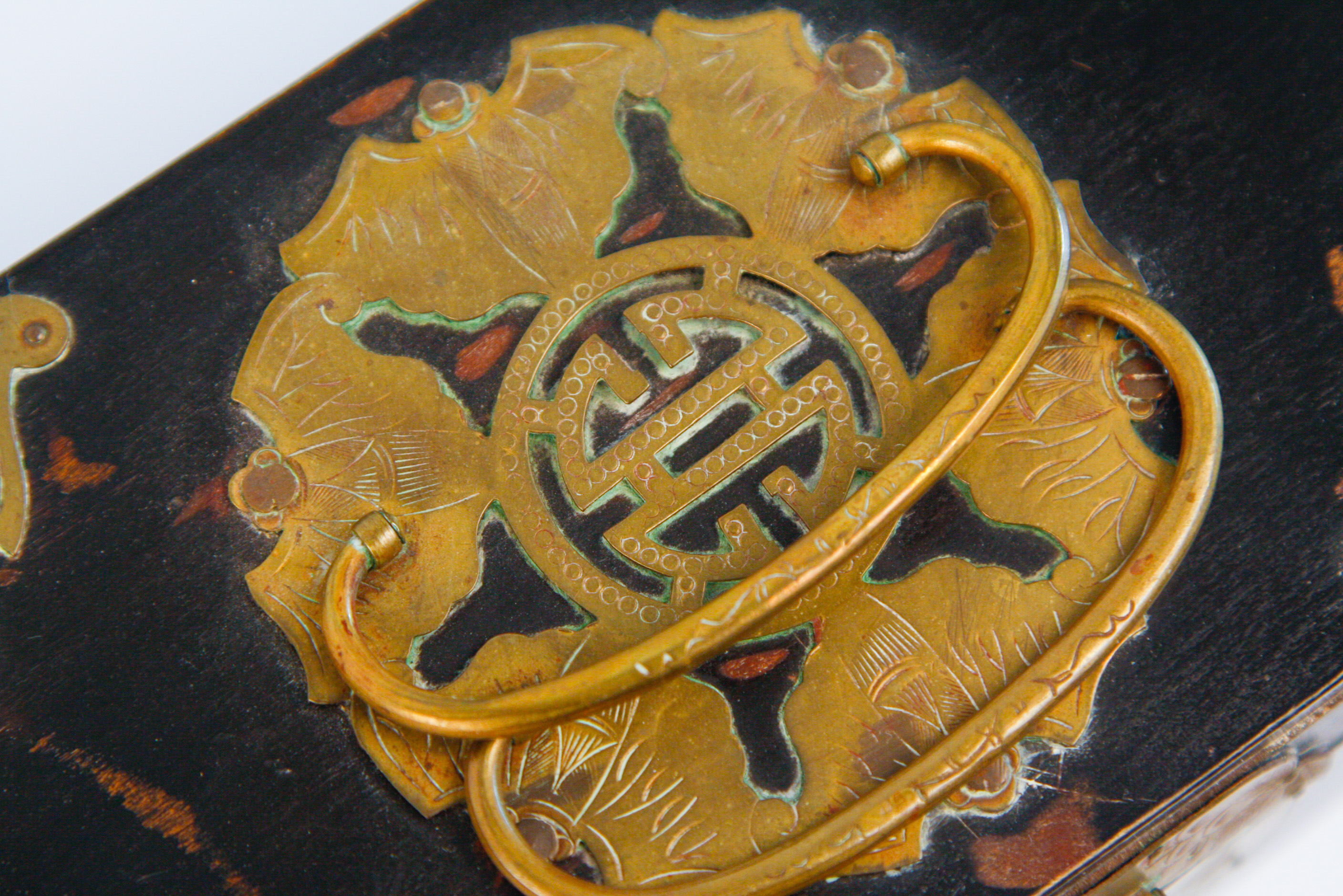 Pairing of Hinged Wooden Boxes