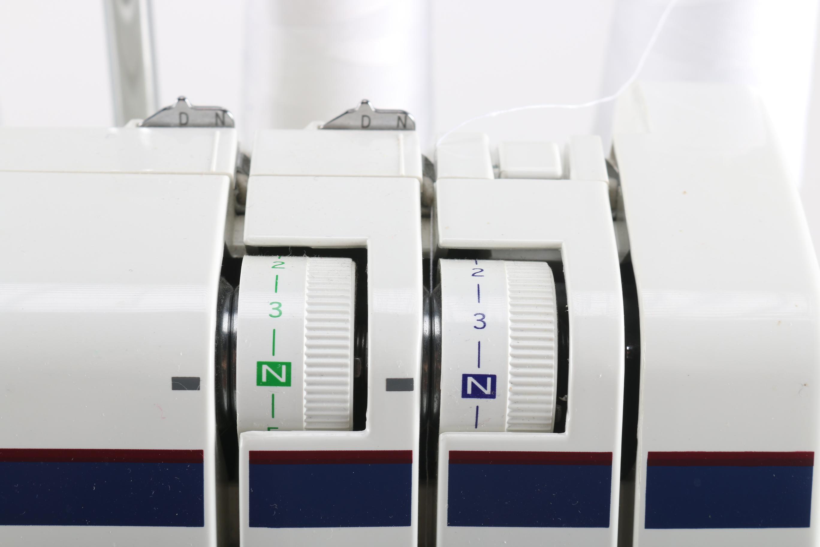 Viking Husqvarna Huskylock 936 Serger Sewing Machine