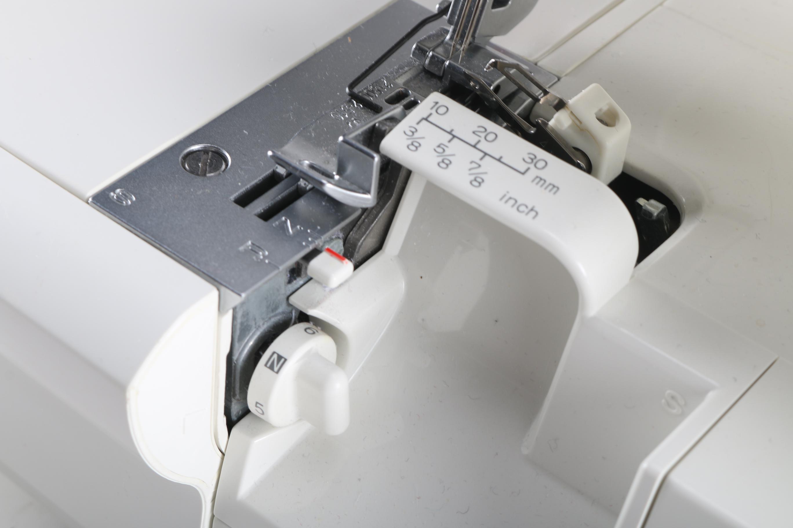 Viking Husqvarna Huskylock 936 Serger Sewing Machine