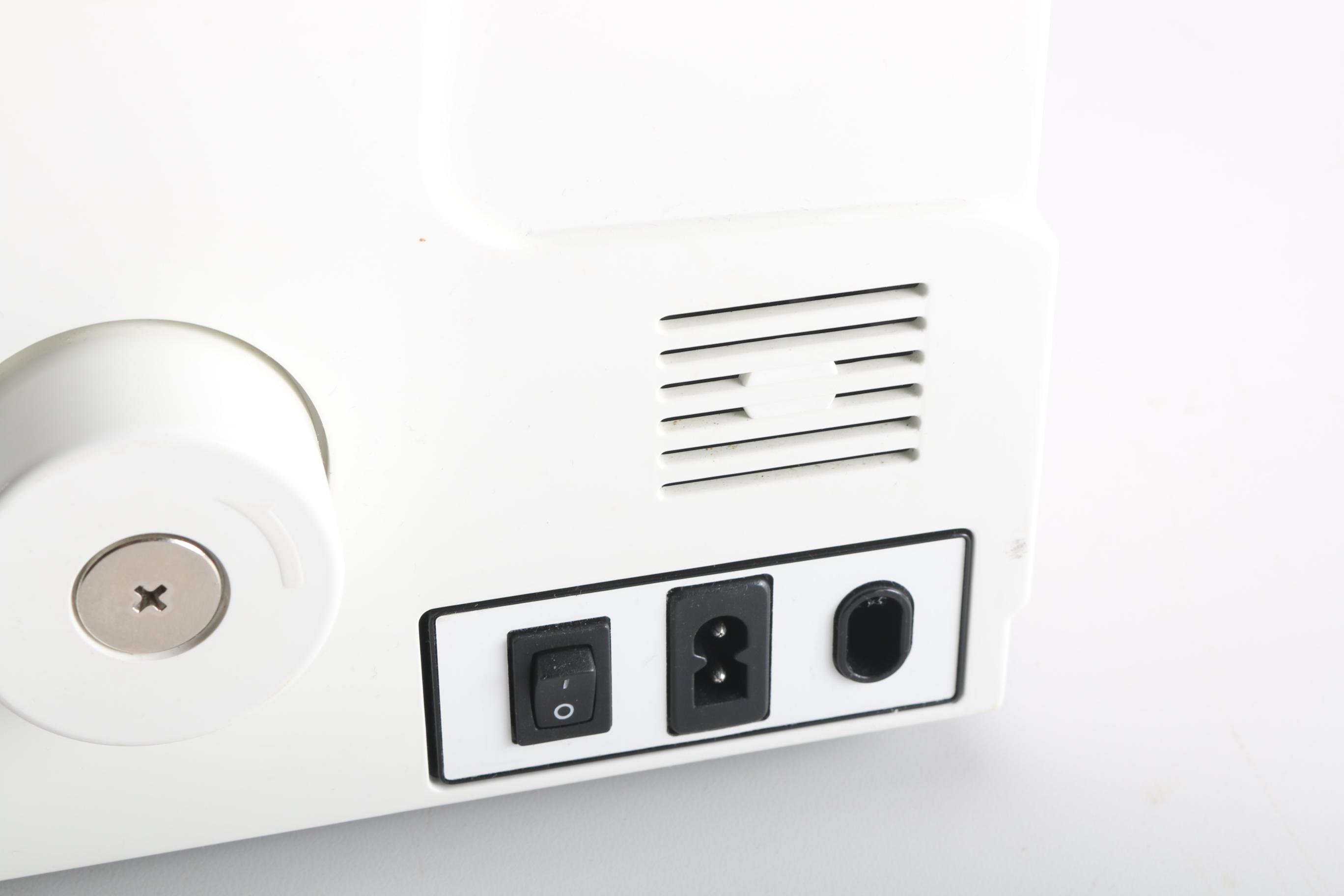 Viking Husqvarna Huskylock 936 Serger Sewing Machine