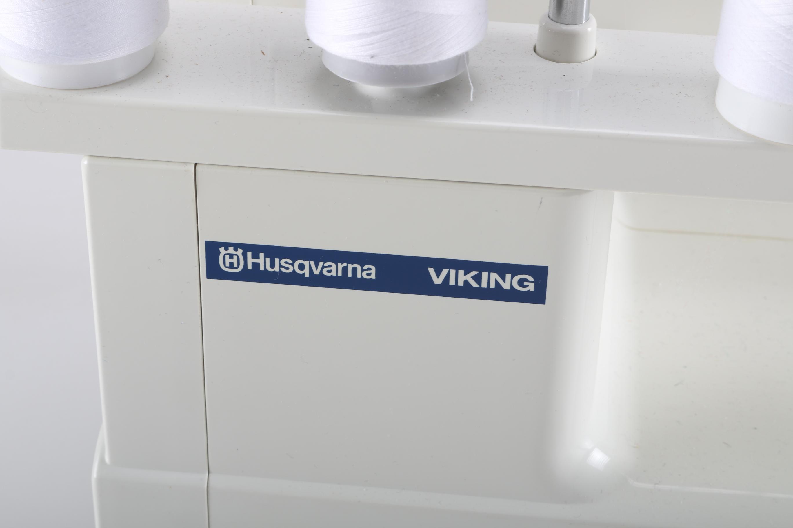 Viking Husqvarna Huskylock 936 Serger Sewing Machine