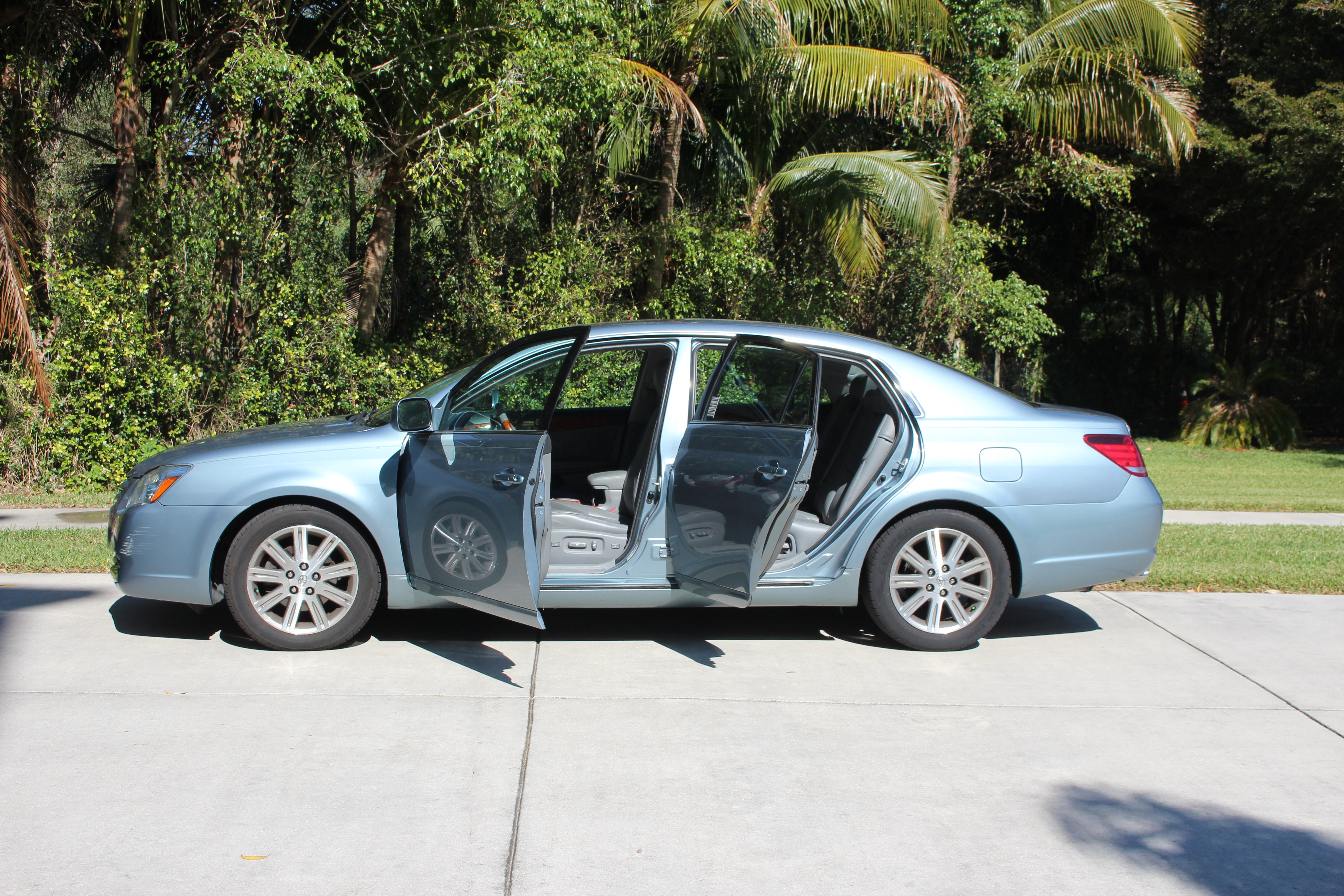 2006 Light Blue Toyota Avalon Sedan