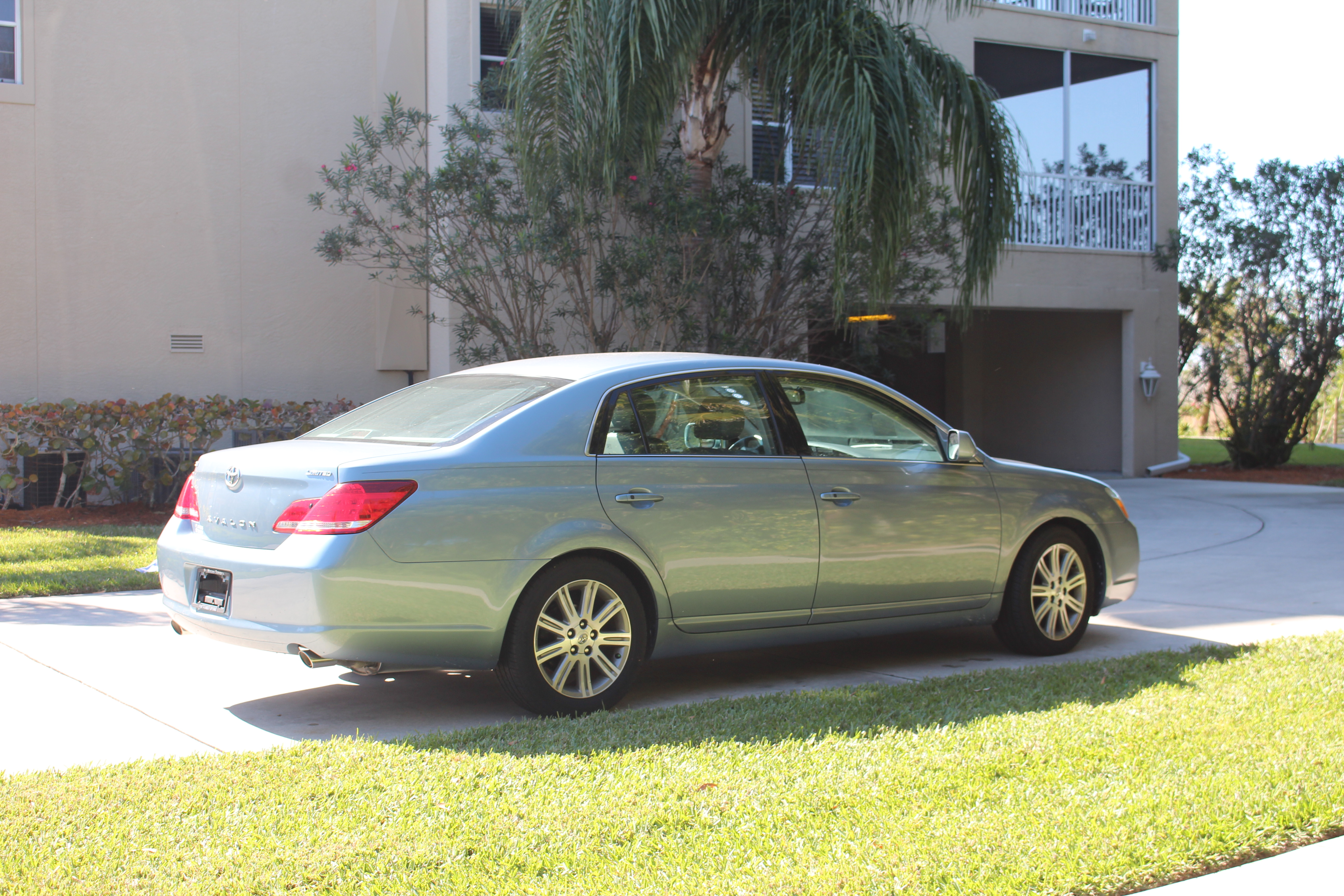 2006 Light Blue Toyota Avalon Sedan