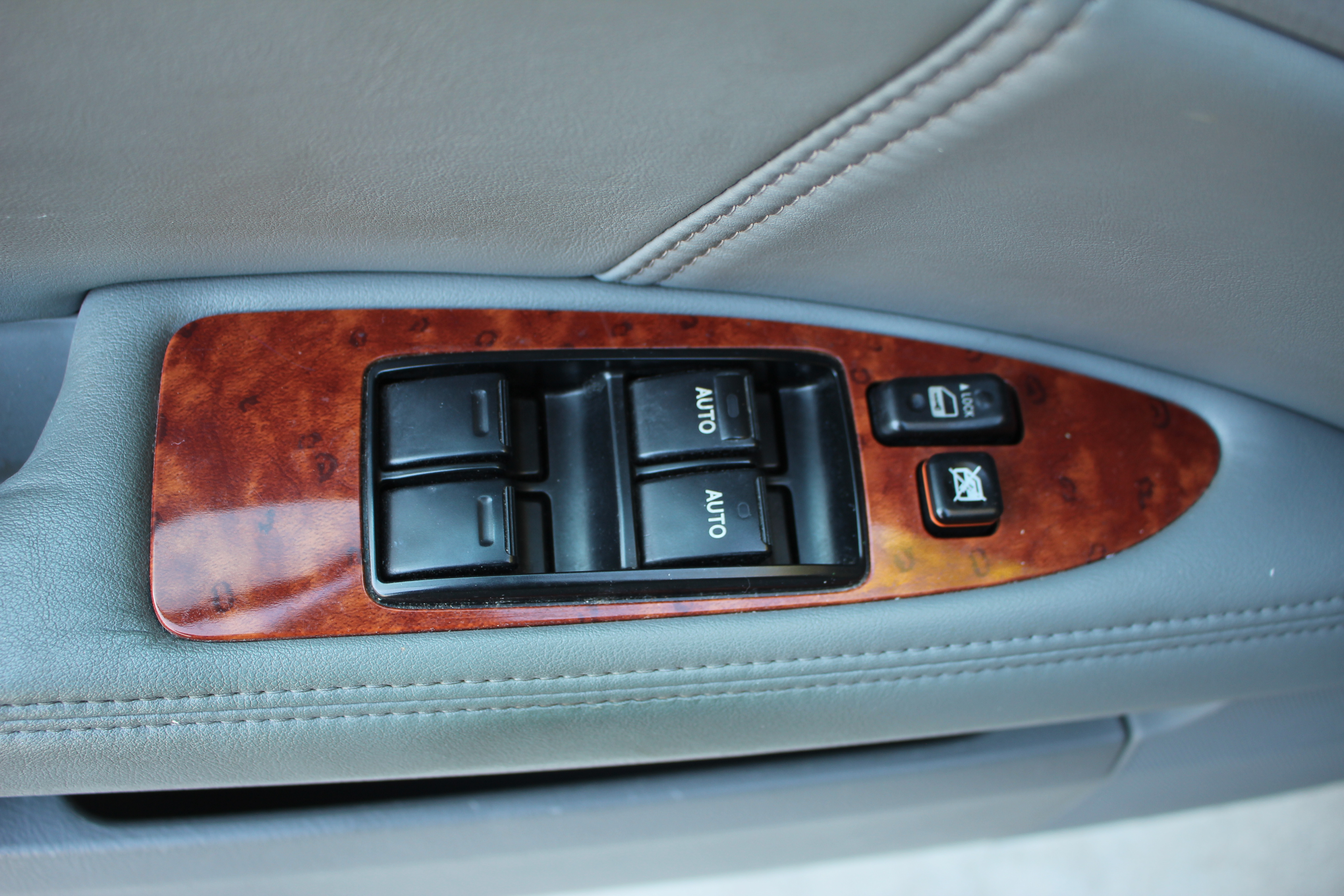 2006 Light Blue Toyota Avalon Sedan