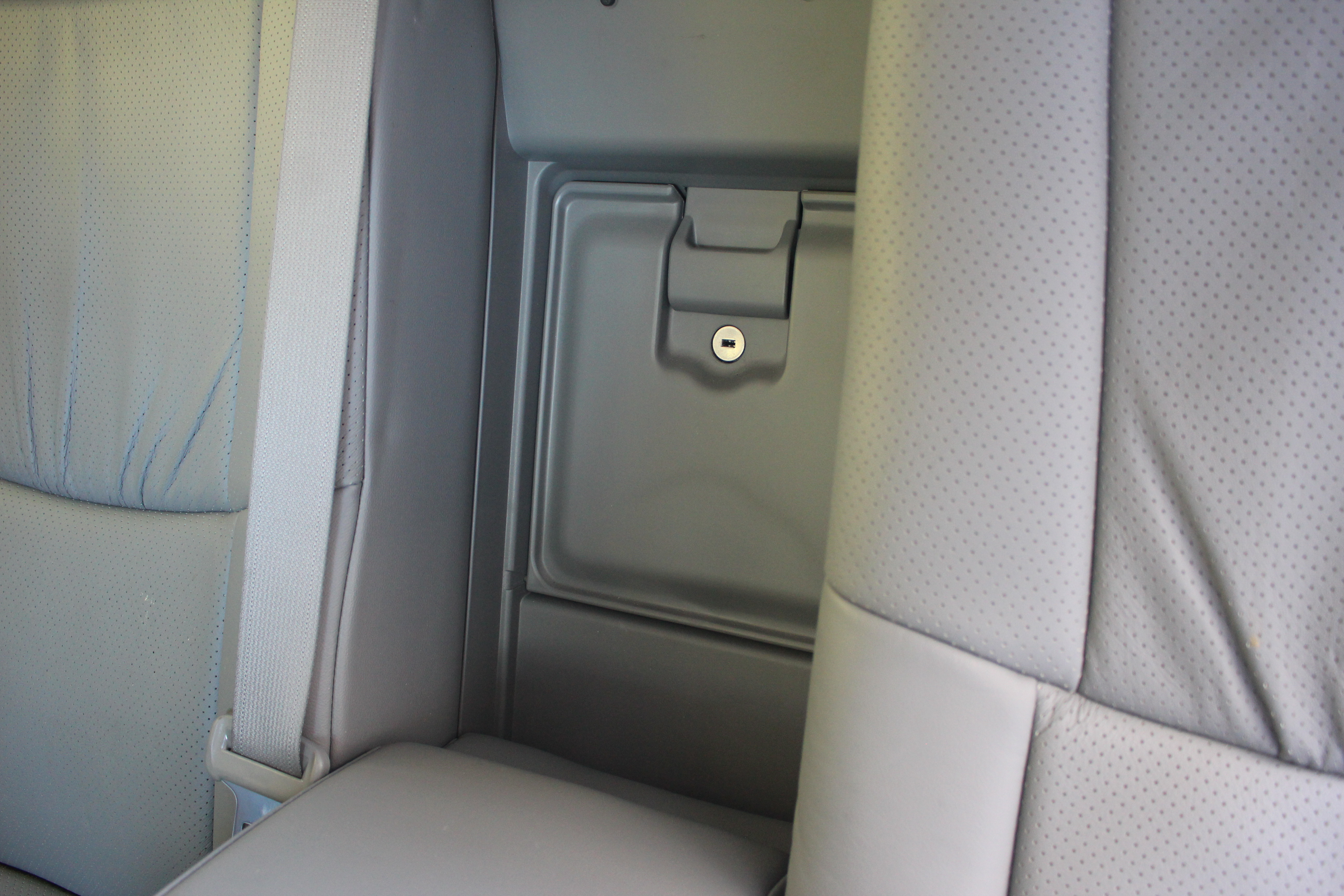 2006 Light Blue Toyota Avalon Sedan