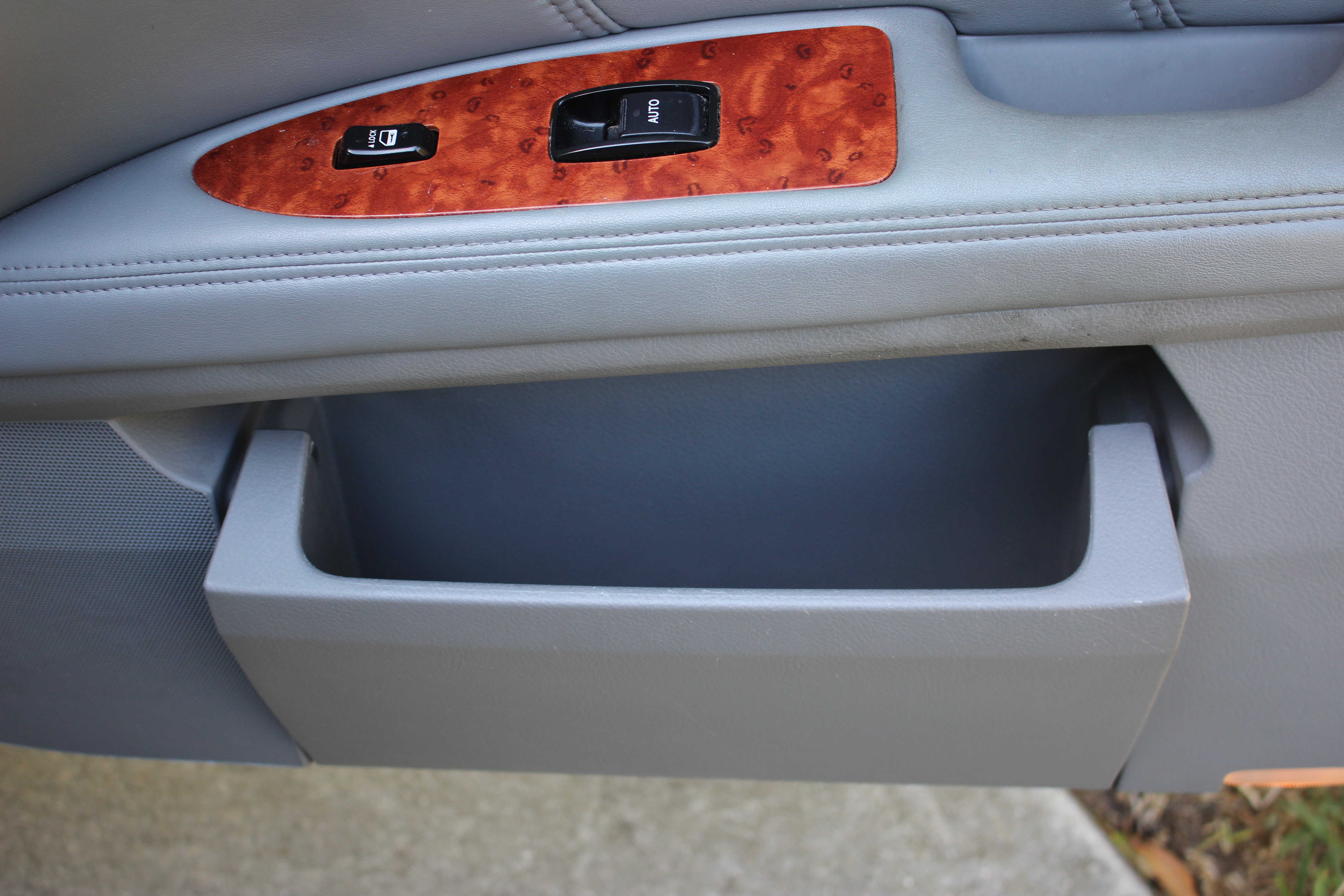 2006 Light Blue Toyota Avalon Sedan