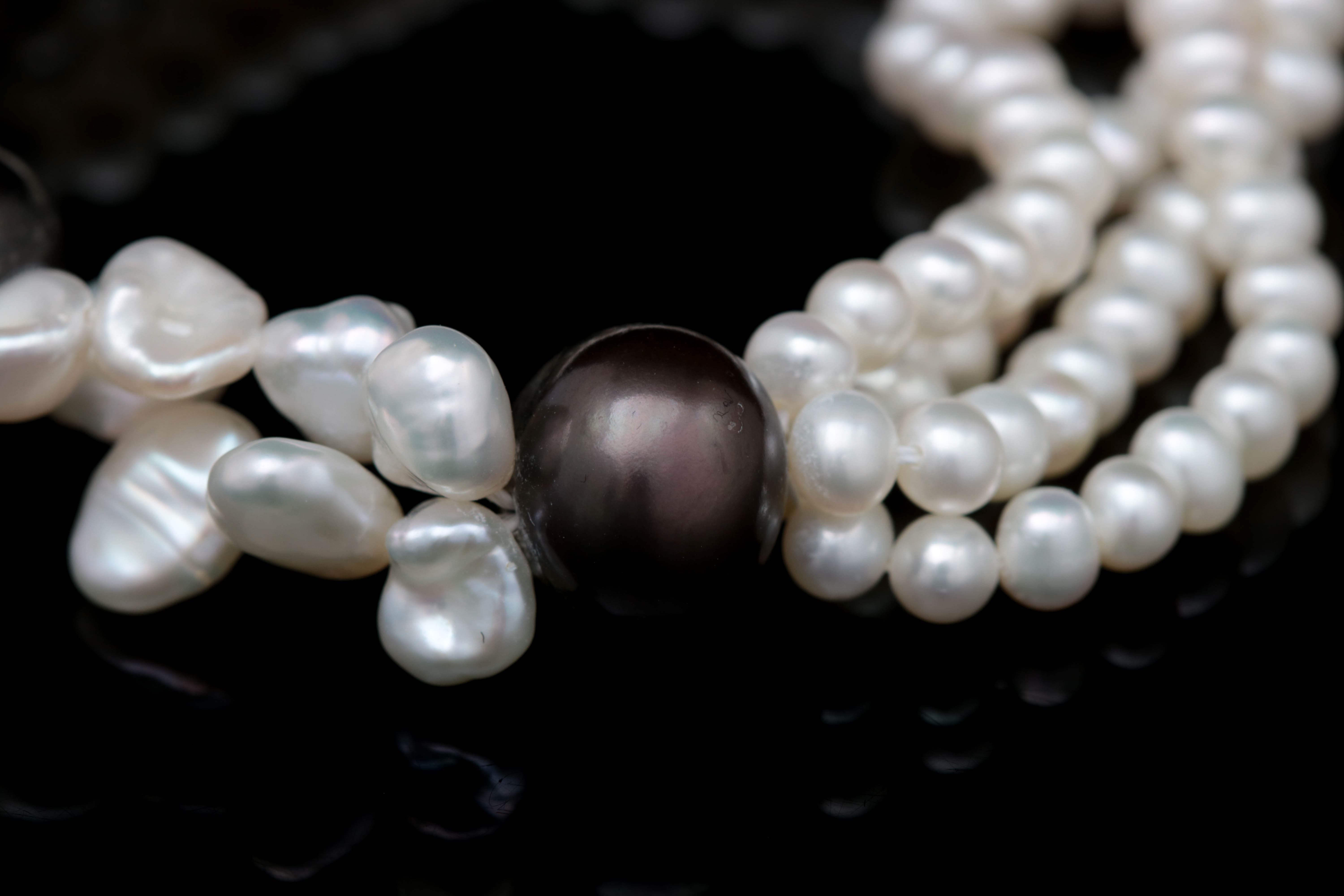 14K White Gold, Dyed Black and White Freshwater Pearl Bracelet
