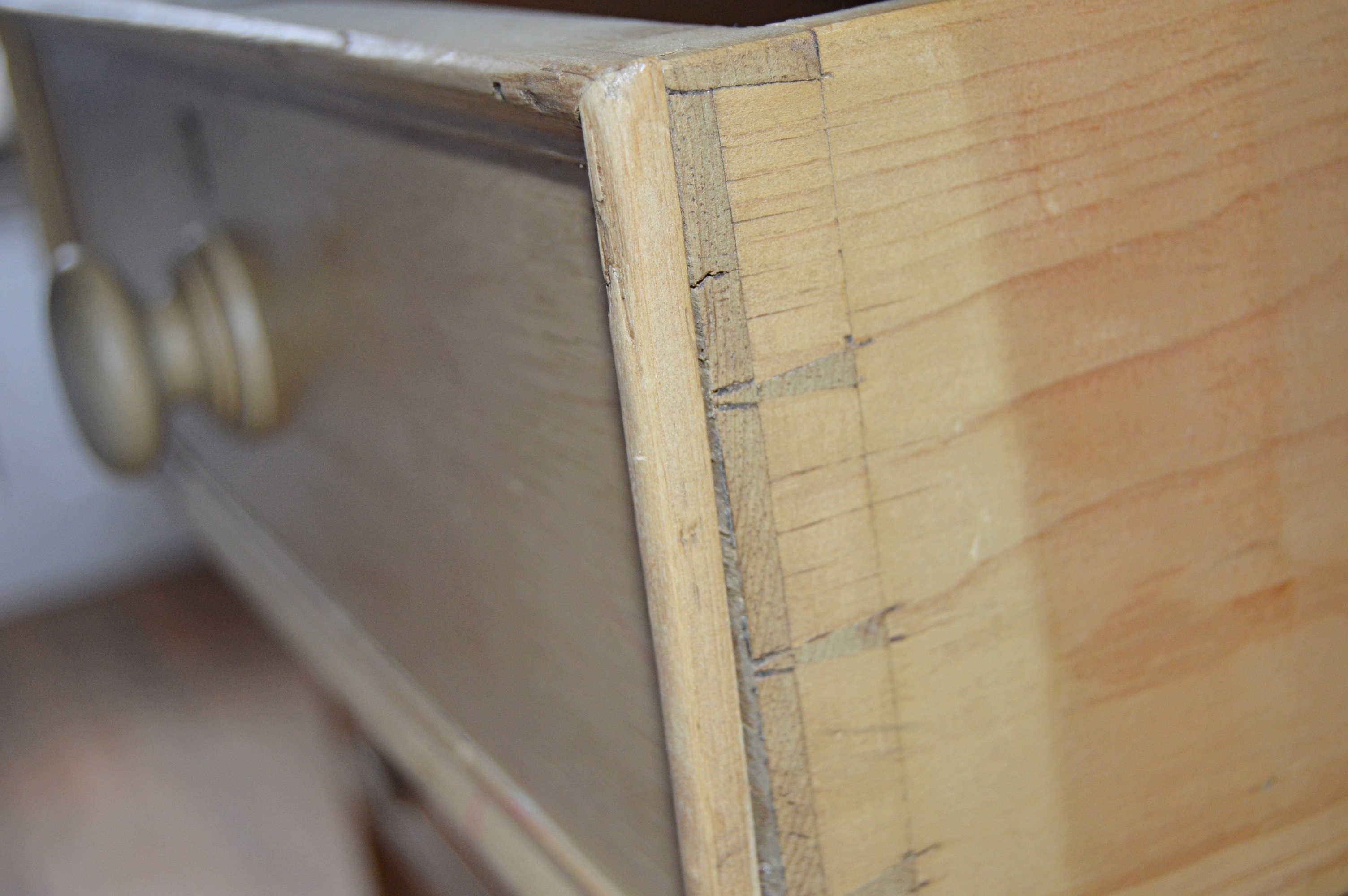 Pine Chest of Drawers