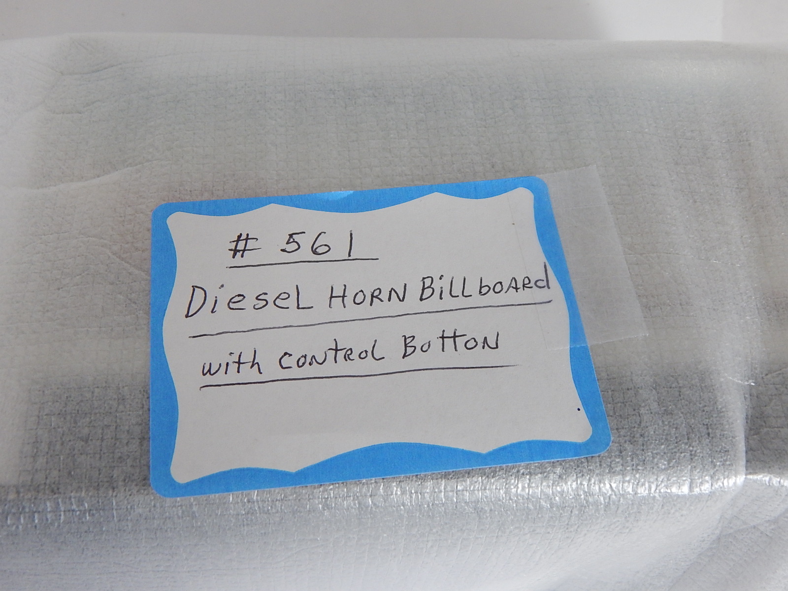 American Flyer S-Gauge Trains - #561 Diesel Horn Billboard w/Control Button