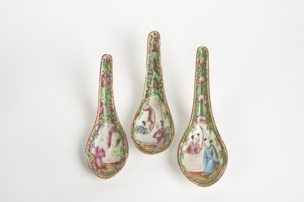 Chinese Hand Painted Tableware